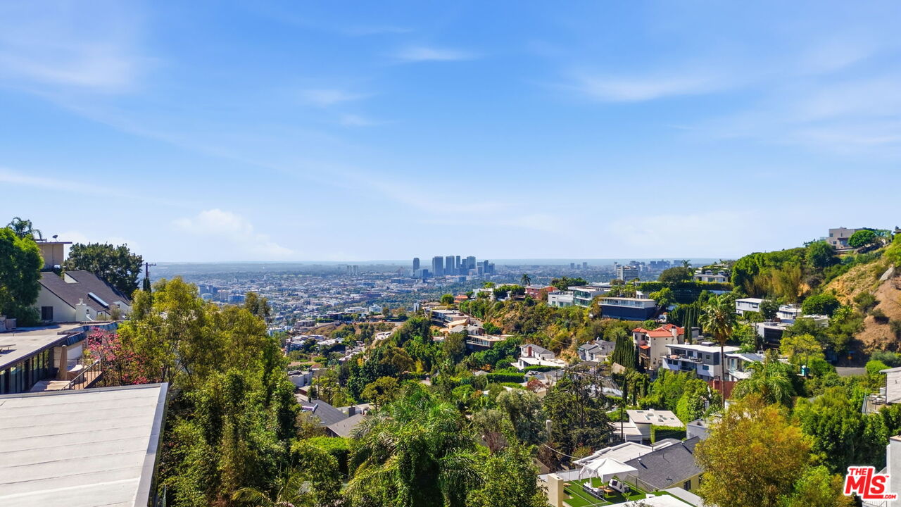 1688 Sunset Plaza Dr, Hollywood Hills 