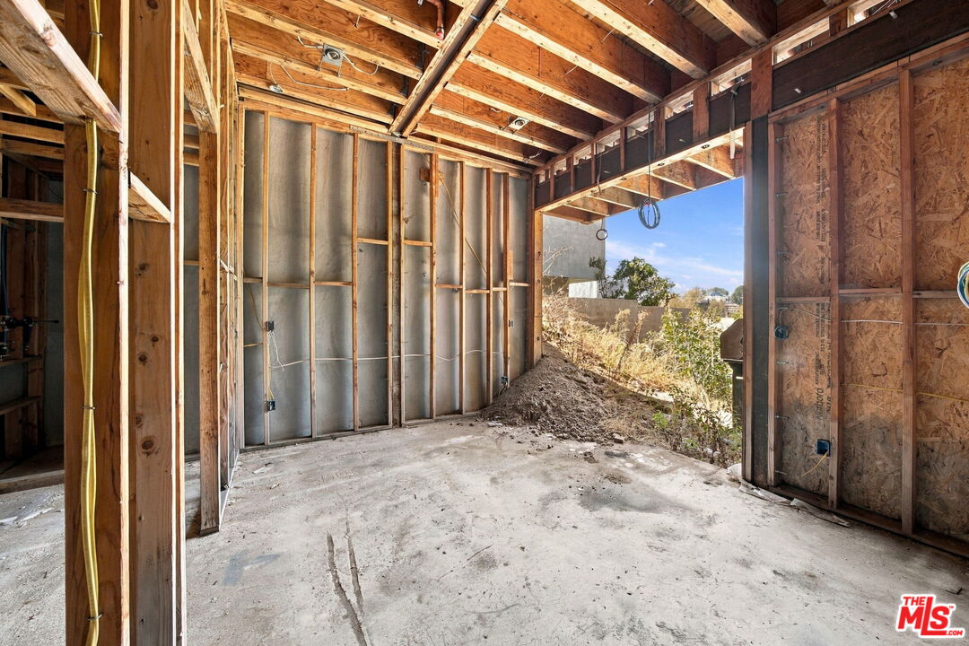 1688 Sunset Plaza Dr, Hollywood Hills 