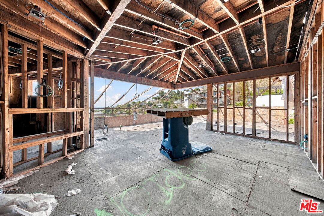 1688 Sunset Plaza Dr, Hollywood Hills 