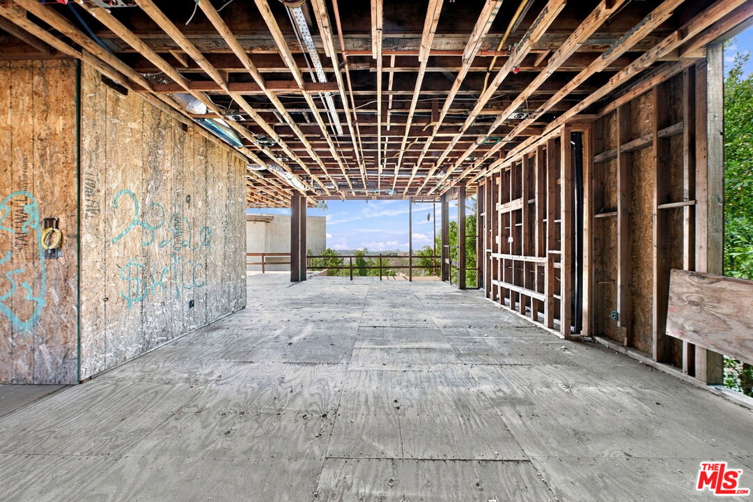 1688 Sunset Plaza Dr, Hollywood Hills 