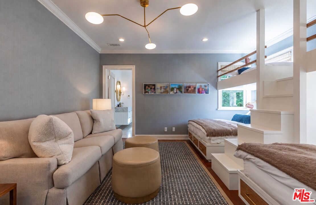 770 Napoli Dr, Pacific Palisades