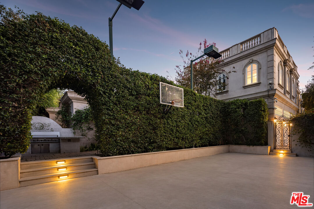 628 N Rodeo Dr, Beverly Hills 