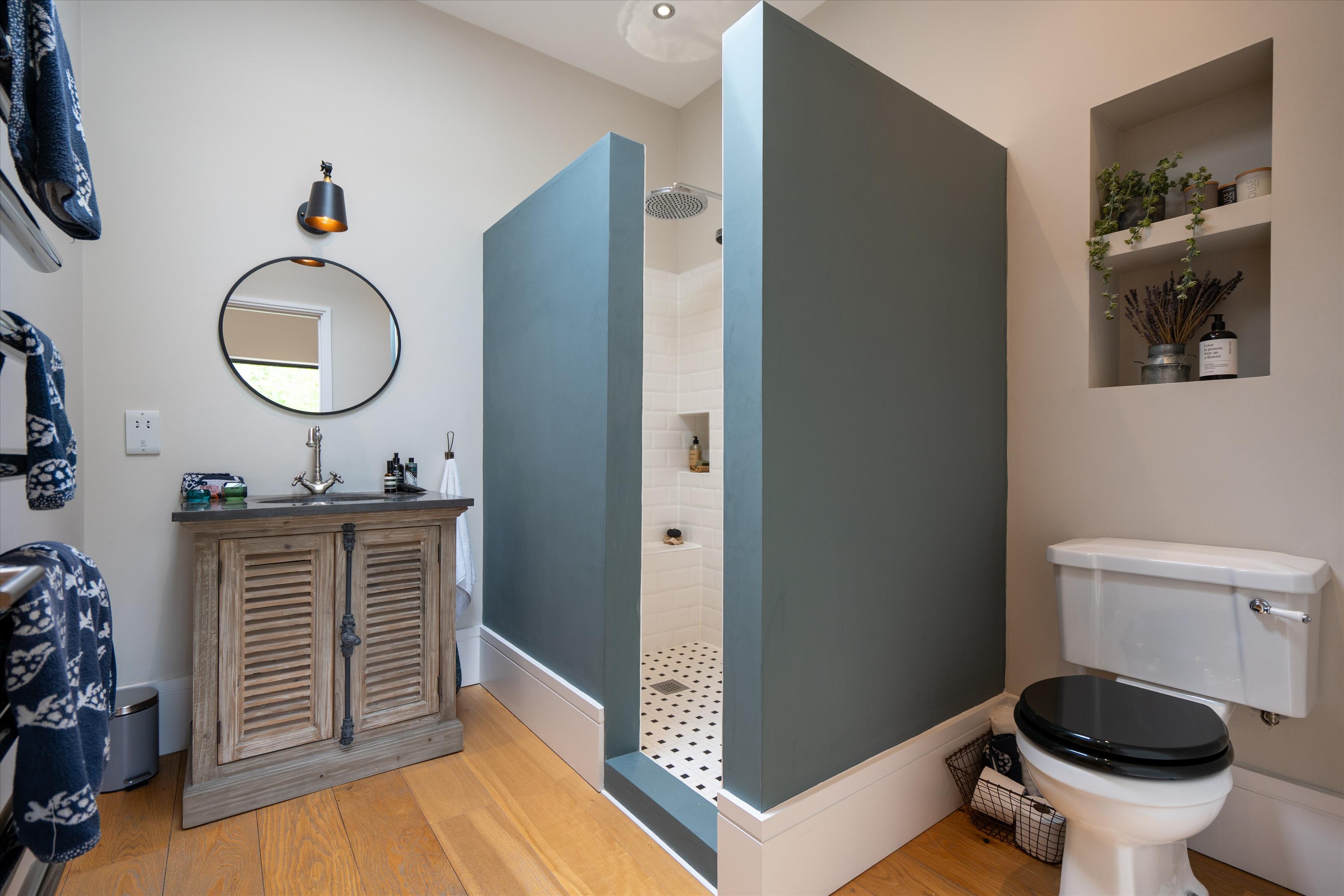 Queen Annes Road, Windsor, Berkshire, SL4