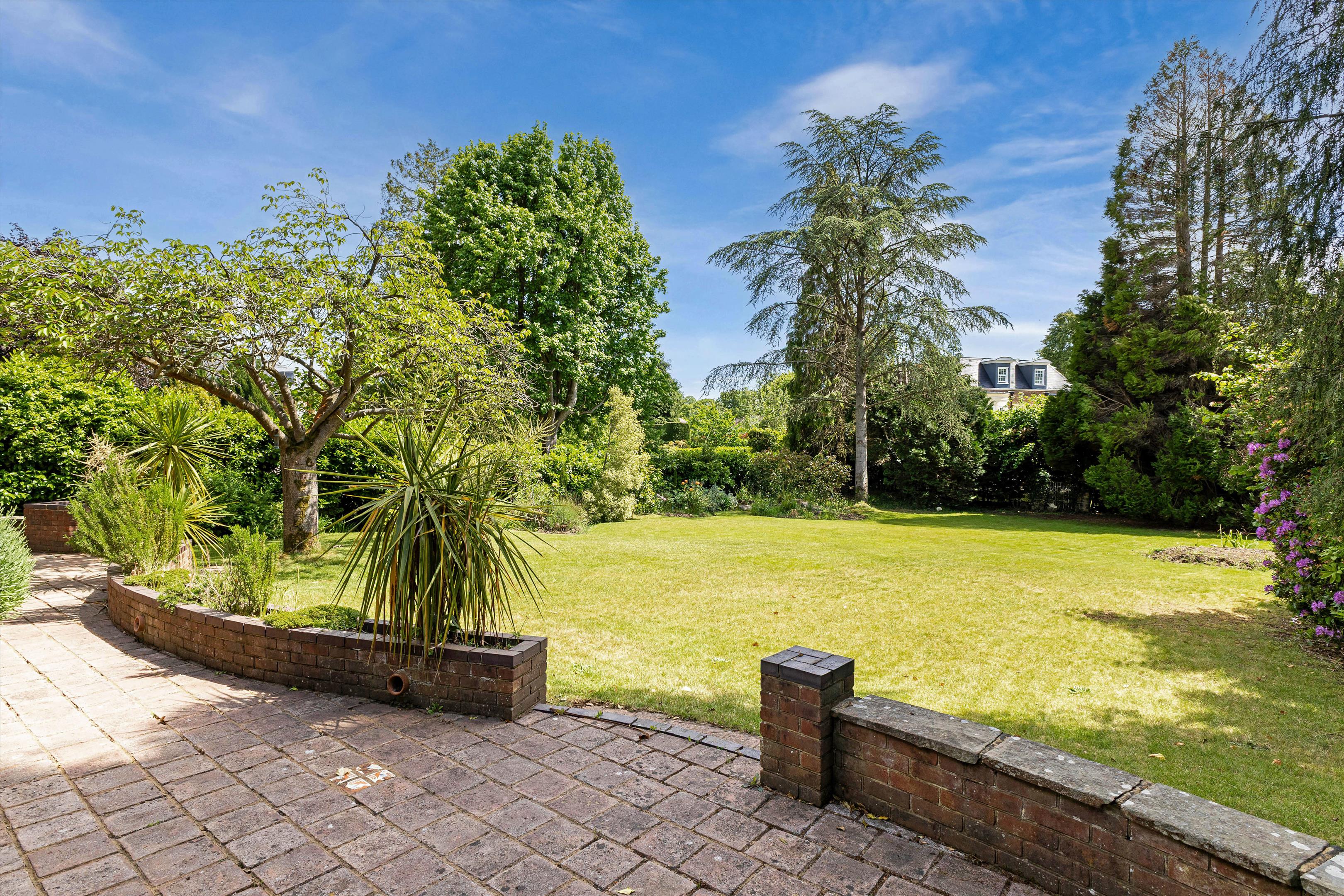 Morella Close, Virginia Water, Surrey GU25
