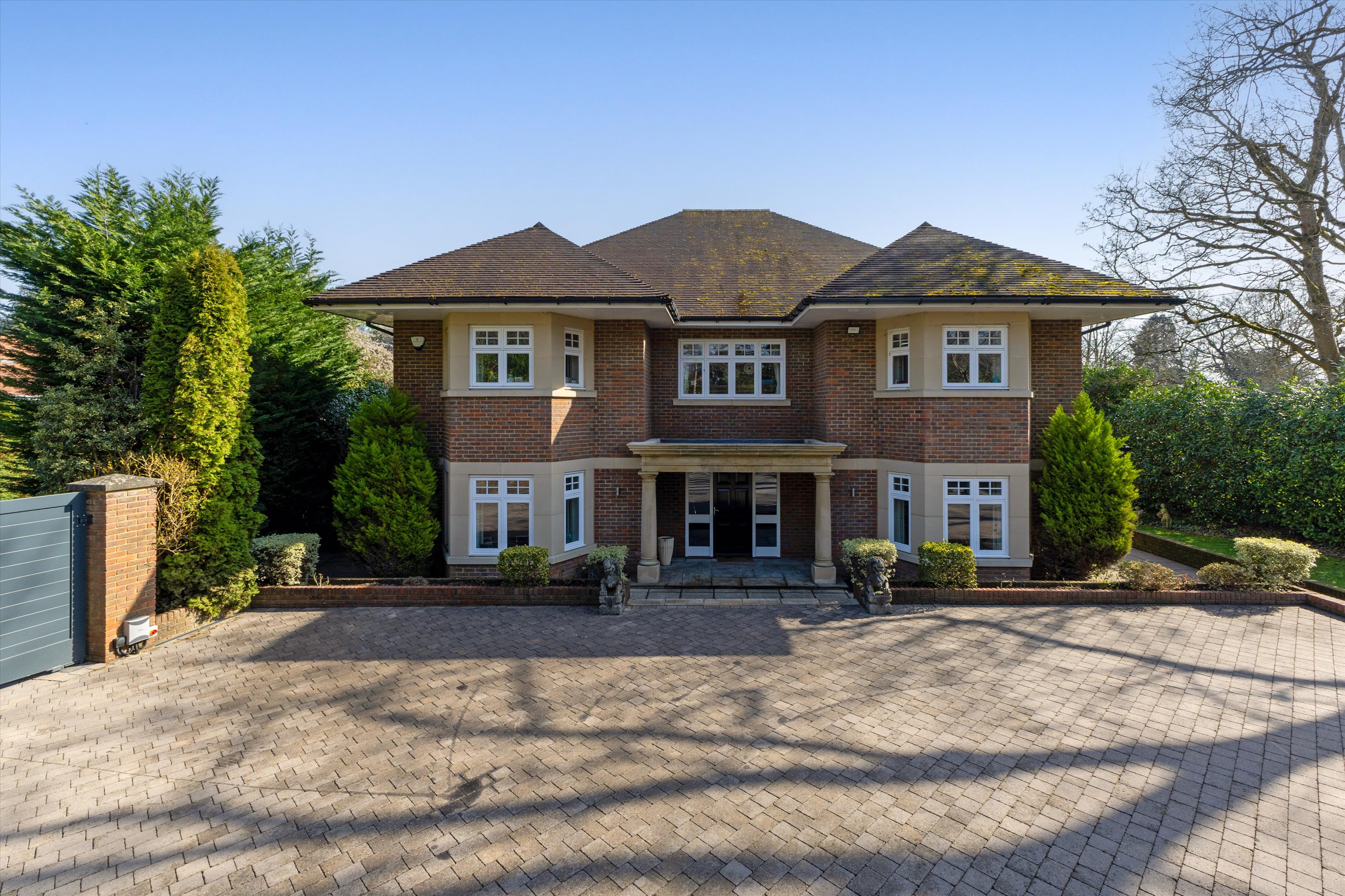 Queens Hill Rise, Ascot, Berkshire SL5
