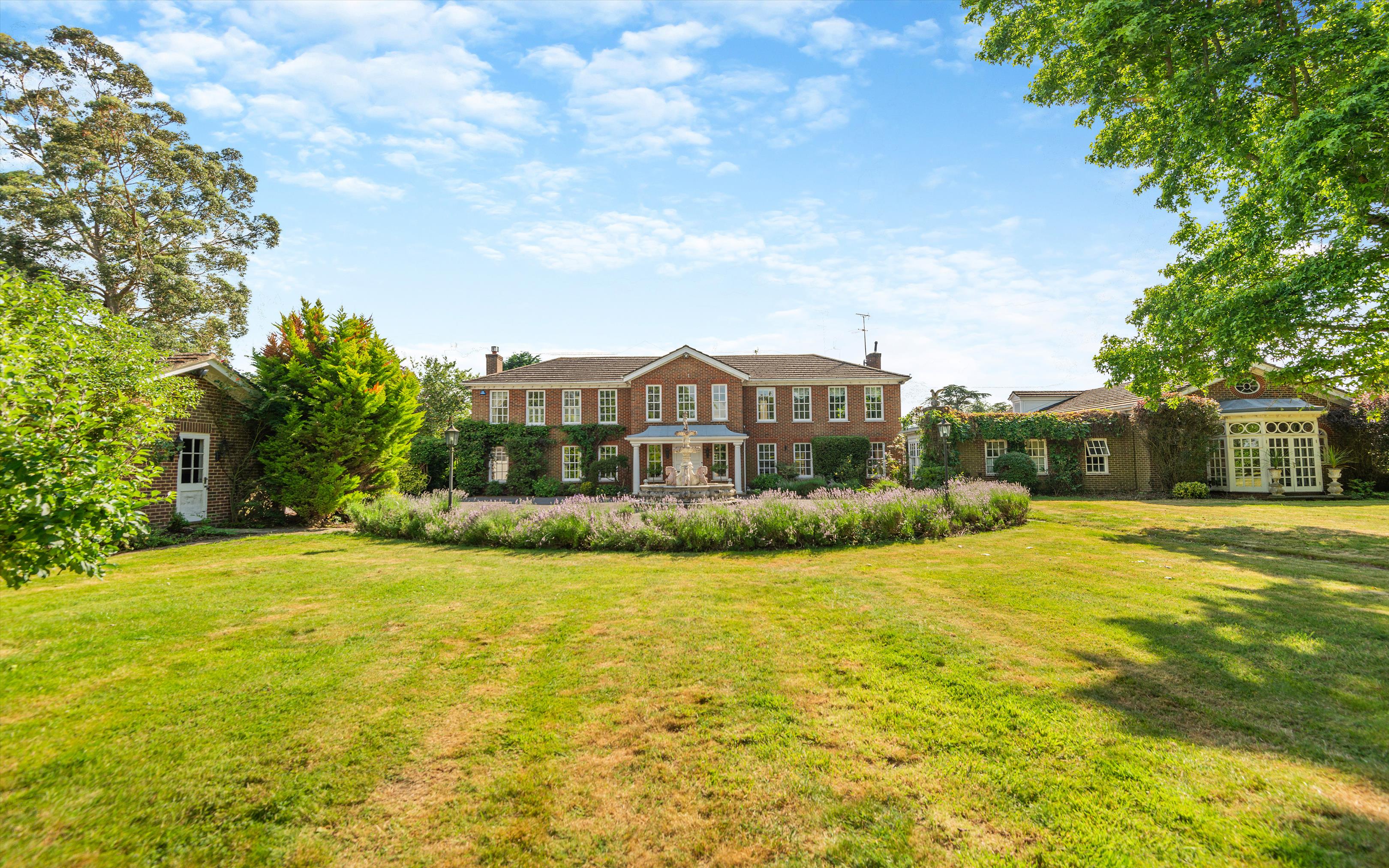Money Row Green, Holyport, Berkshire, SL6