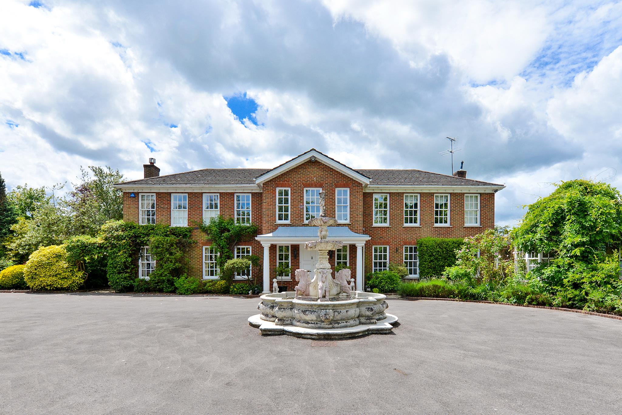 Money Row Green, Holyport, Berkshire, SL6