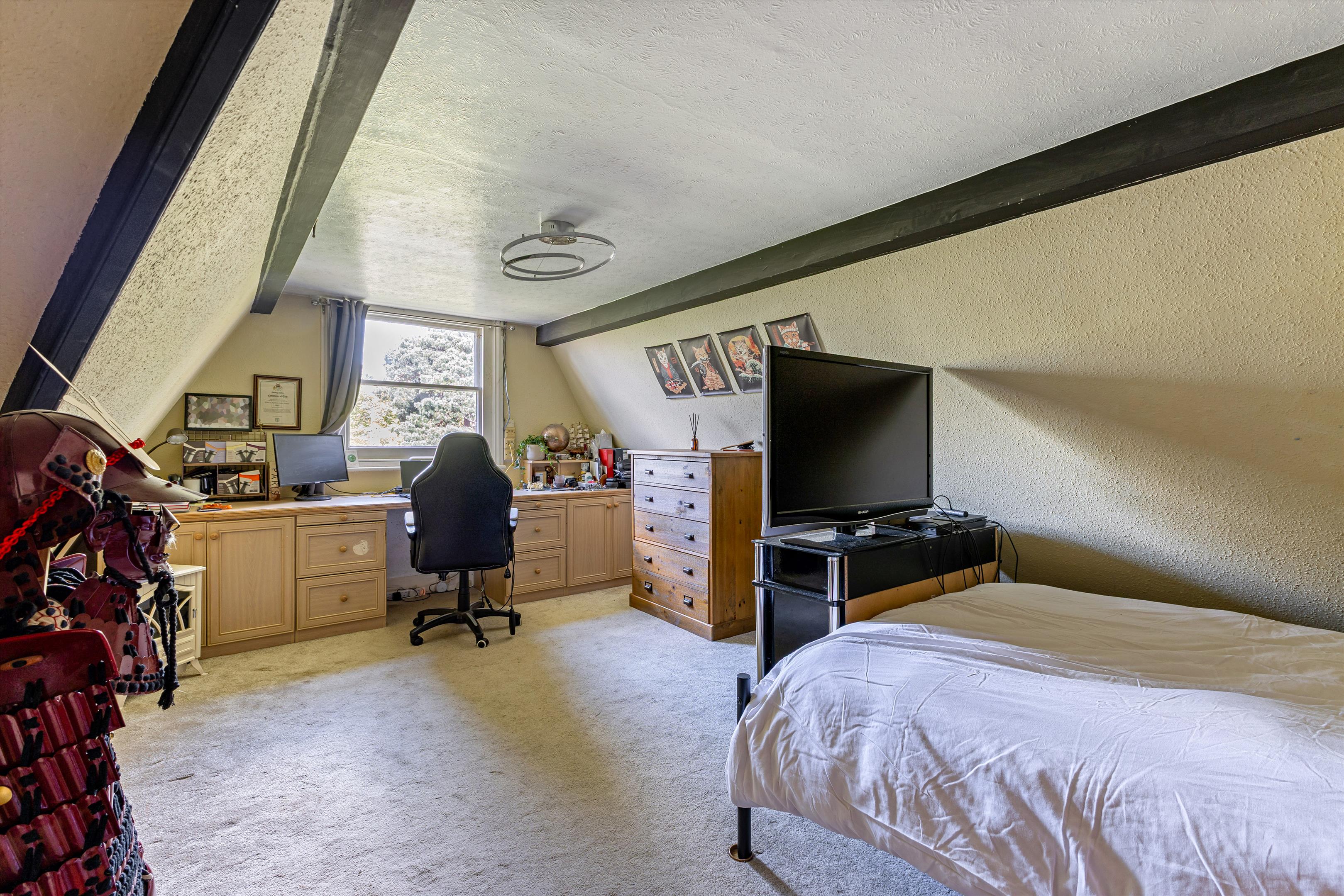 Heatherdale Road, Camberley, Surrey GU15