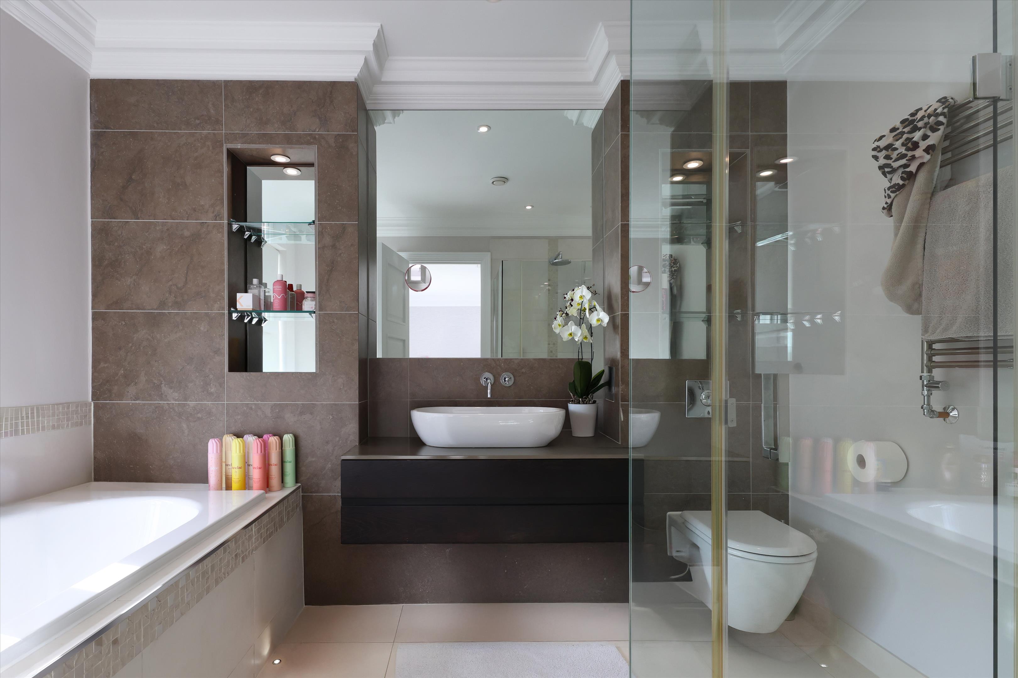 Keepers Walk, Wentworth, Virginia Water, Surrey, GU25