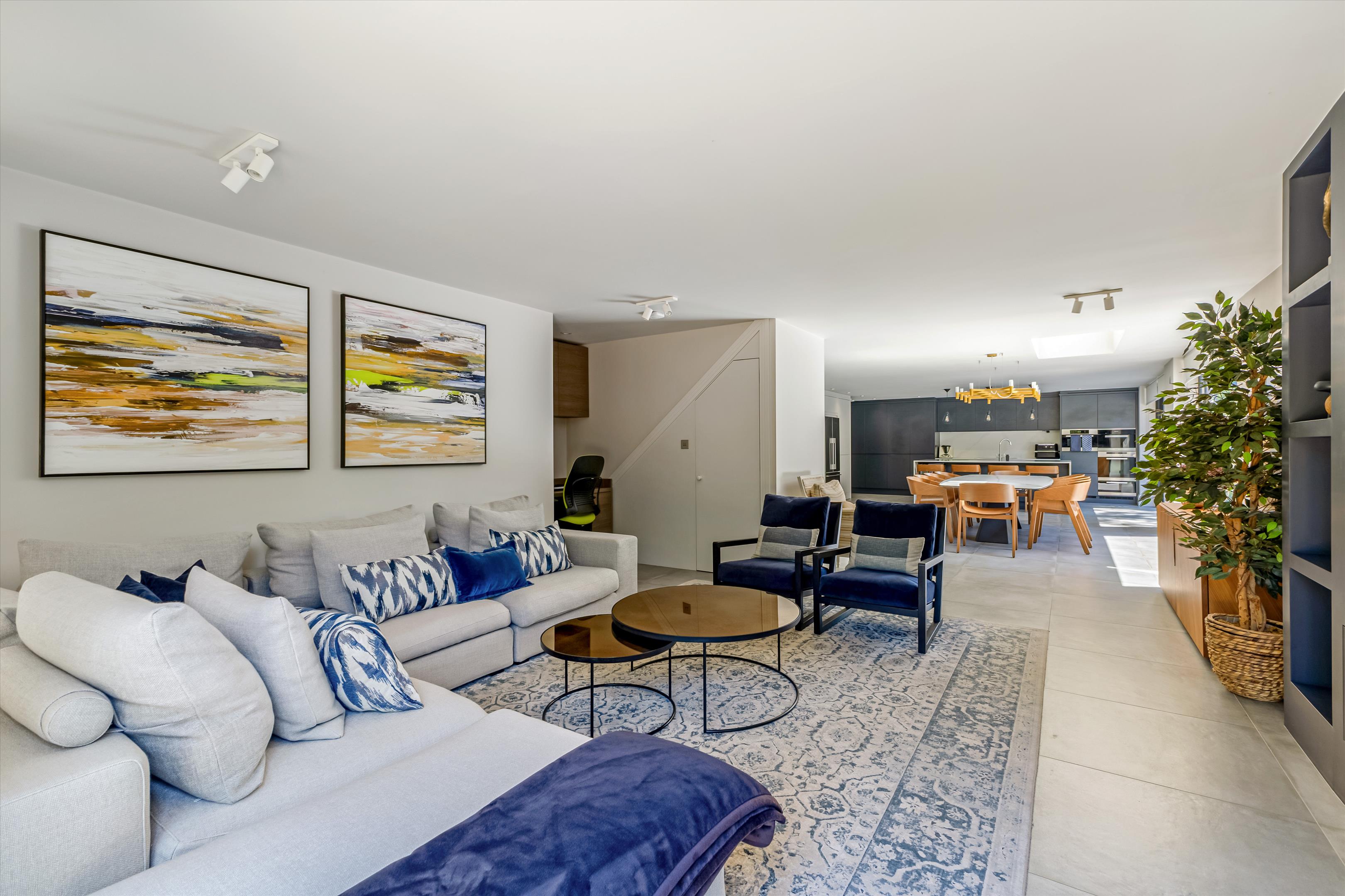 Chestnut Drive, Windsor, Berkshire SL4