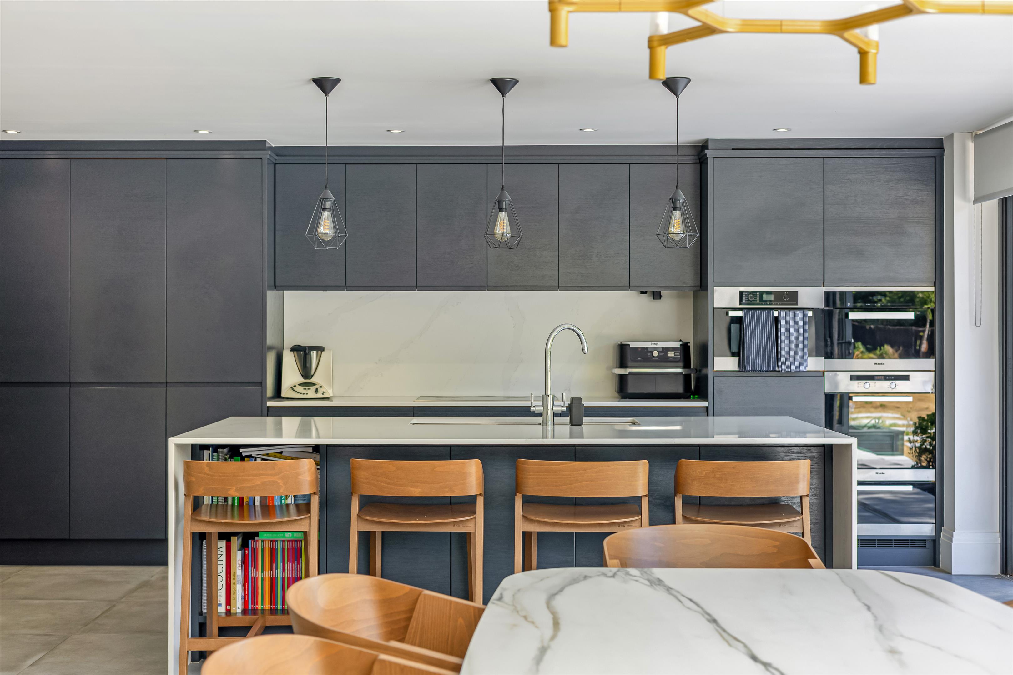 Chestnut Drive, Windsor, Berkshire SL4
