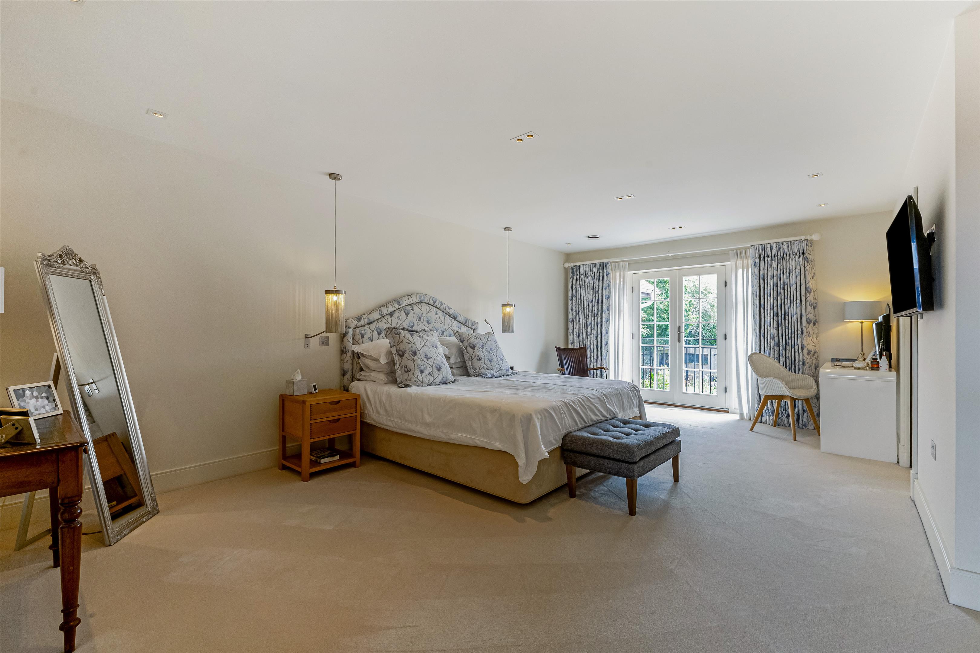 Forest Road, Wokingham, Berkshire RG40