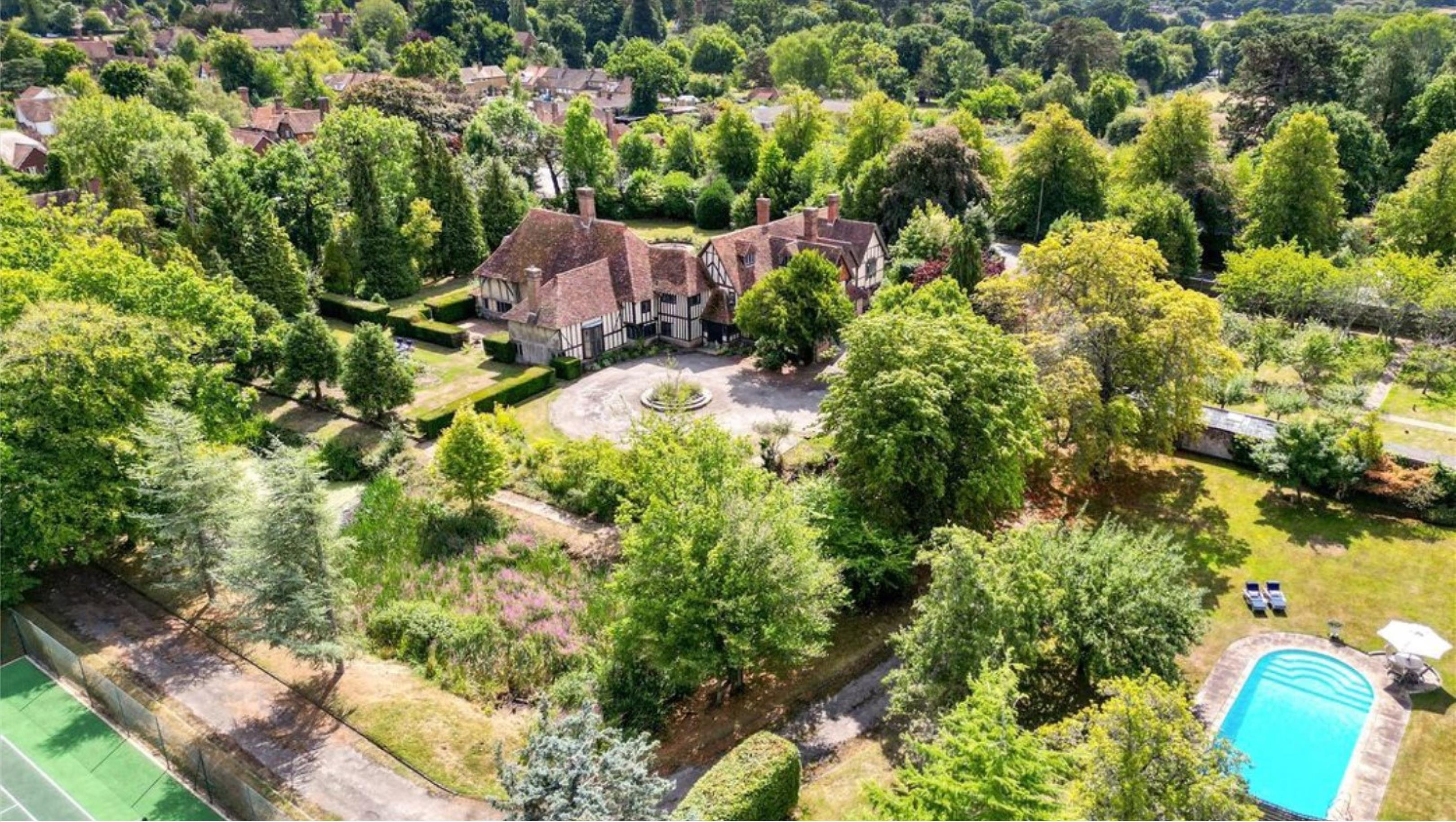 Old Manor House, Cranbrook Road, Benenden, Cranbrook, Kent, TN17 4ES