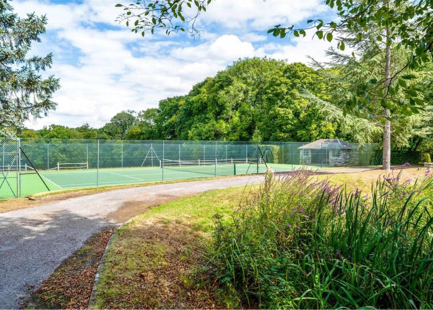 Old Manor House, Cranbrook Road, Benenden, Cranbrook, Kent, TN17 4ES