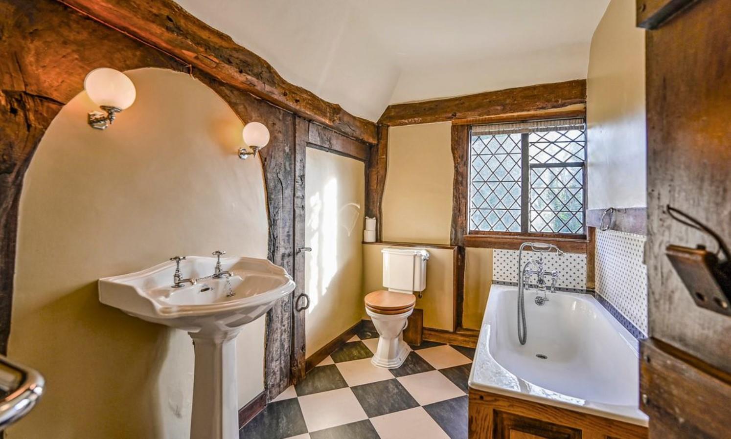 Old Manor House, Cranbrook Road, Benenden, Cranbrook, Kent, TN17 4ES
