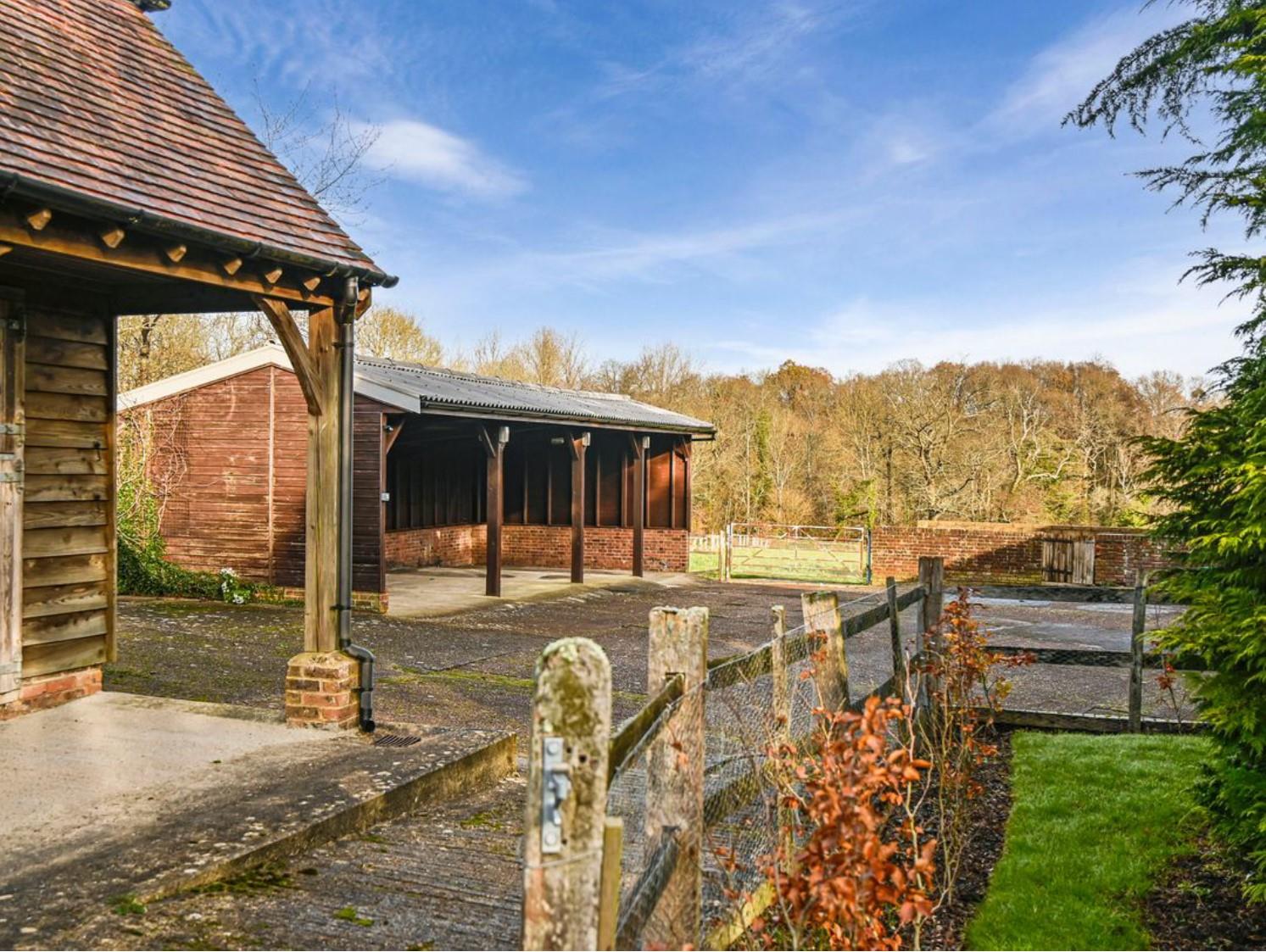 Old Manor House, Cranbrook Road, Benenden, Cranbrook, Kent, TN17 4ES