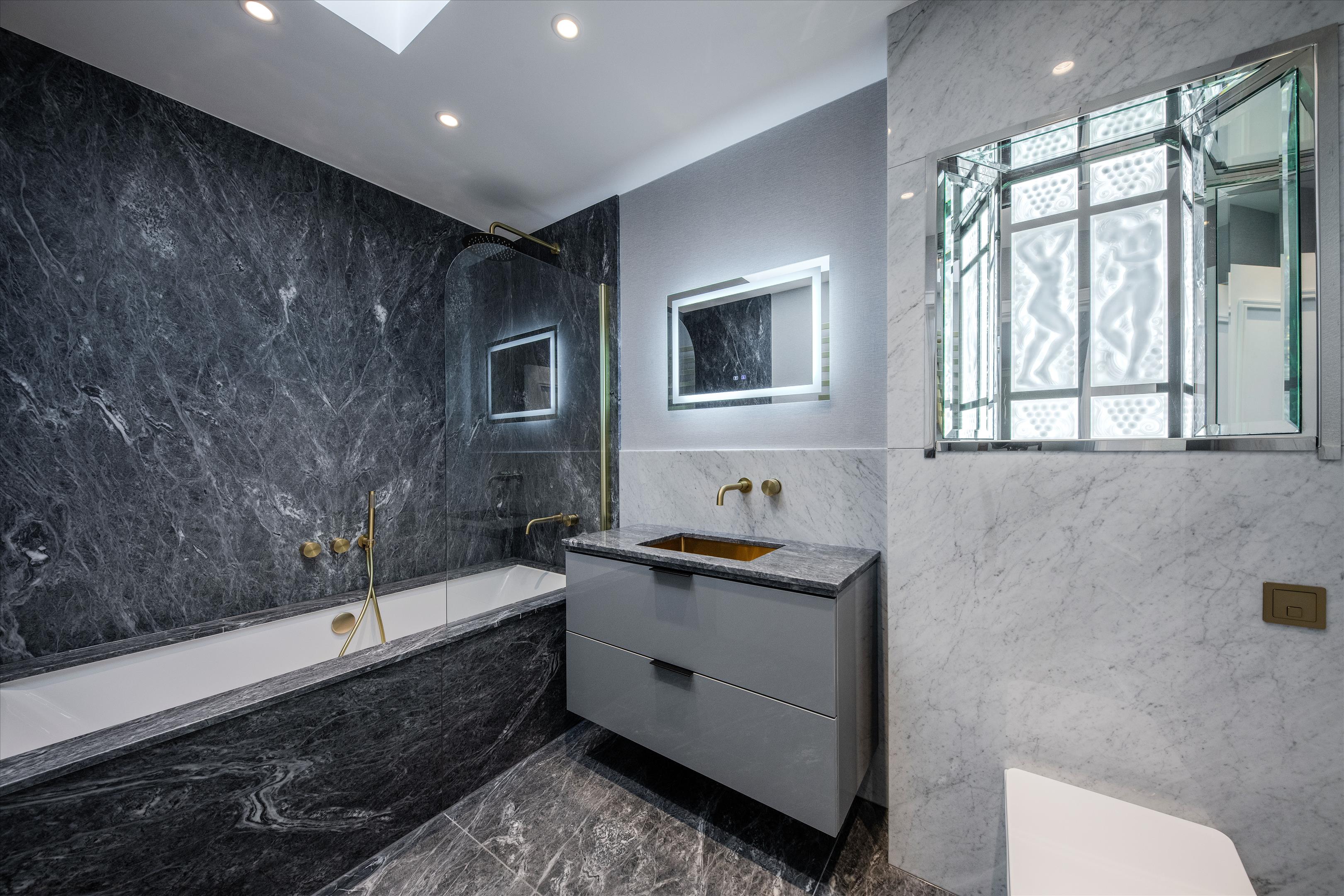 Flat 3, 45 Wilton Crescent, Belgravia, London, SW1X 8RX