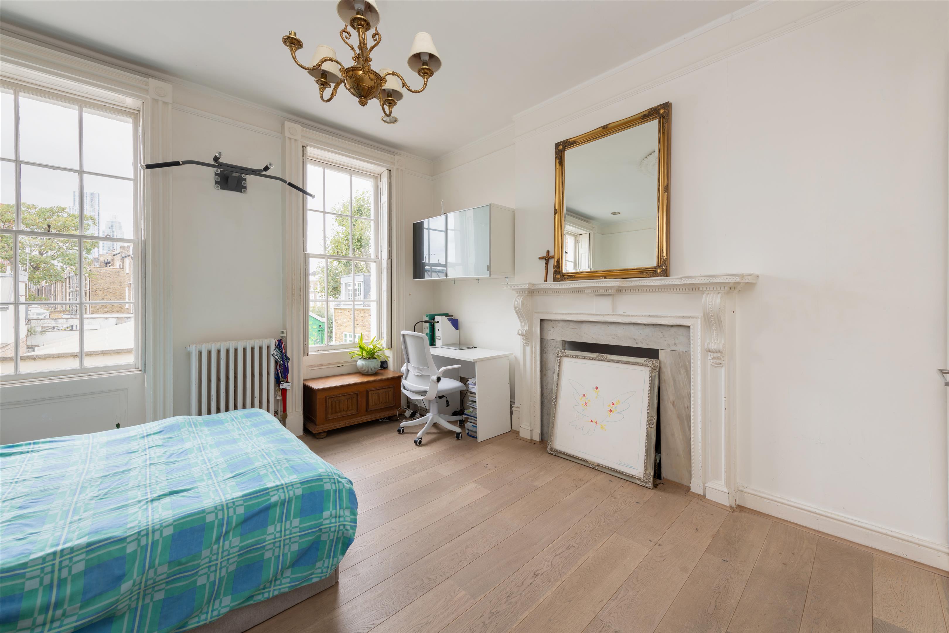 Clapham Road, London, SW9