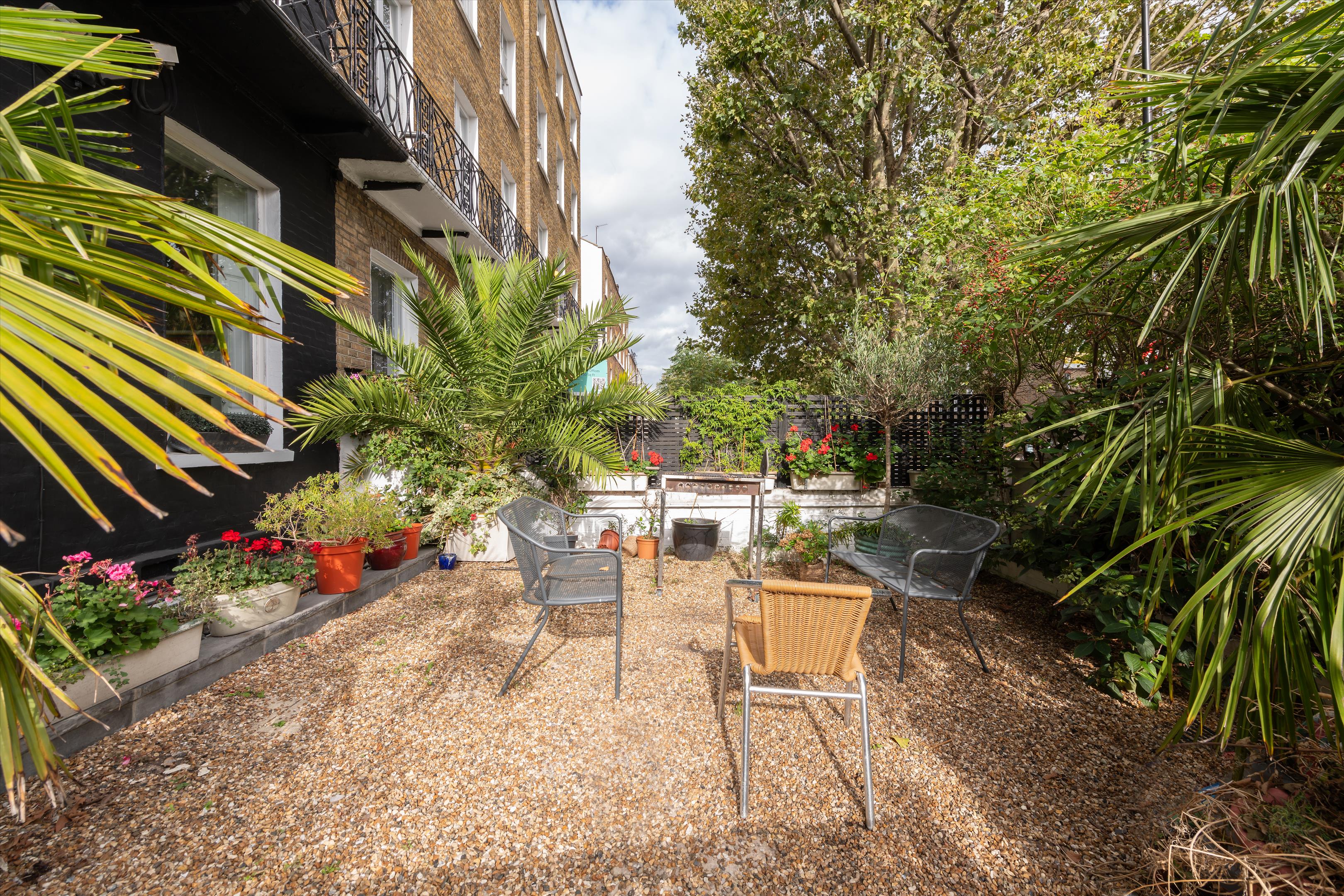 Clapham Road, London, SW9
