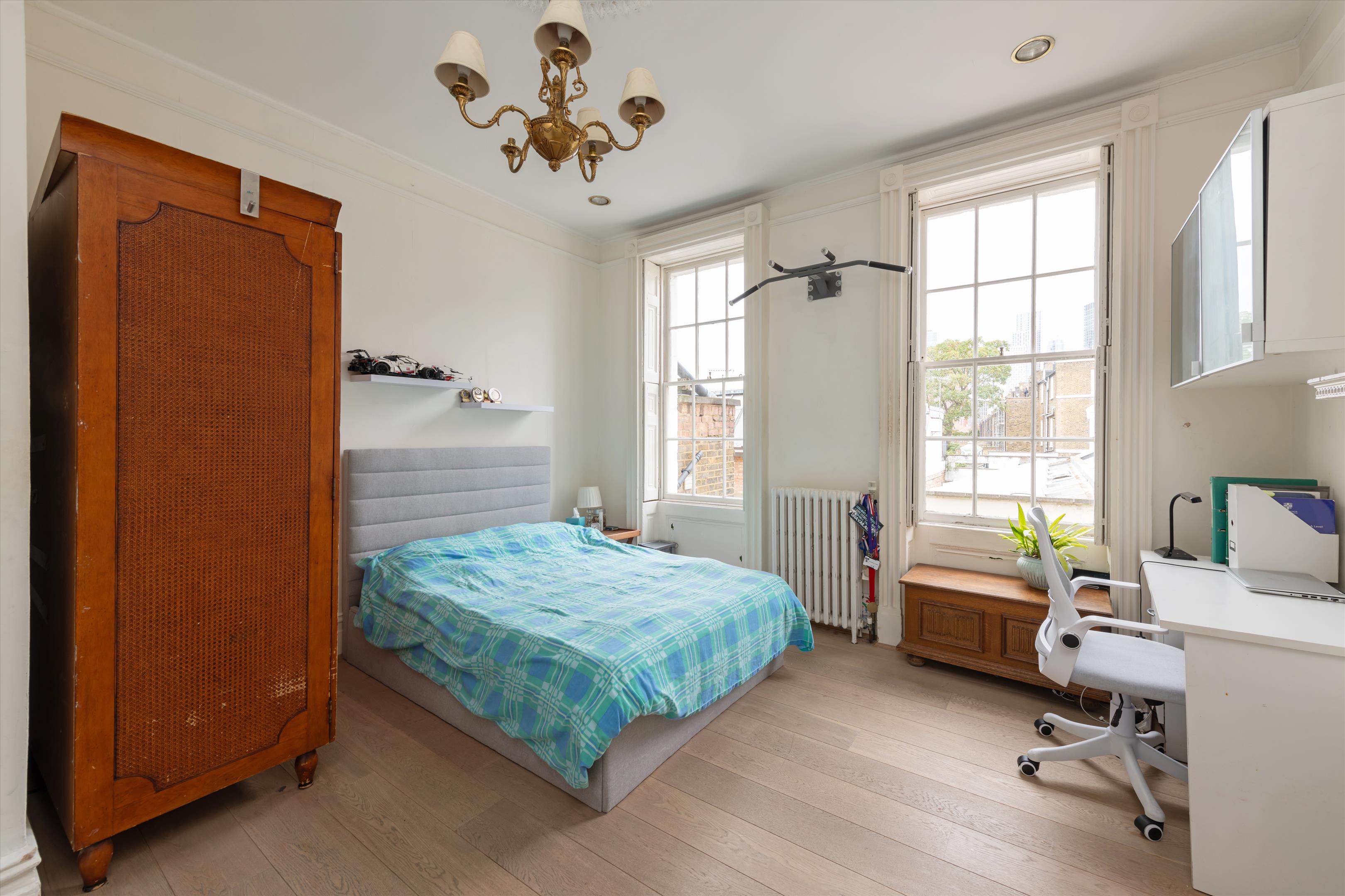Clapham Road, London, SW9