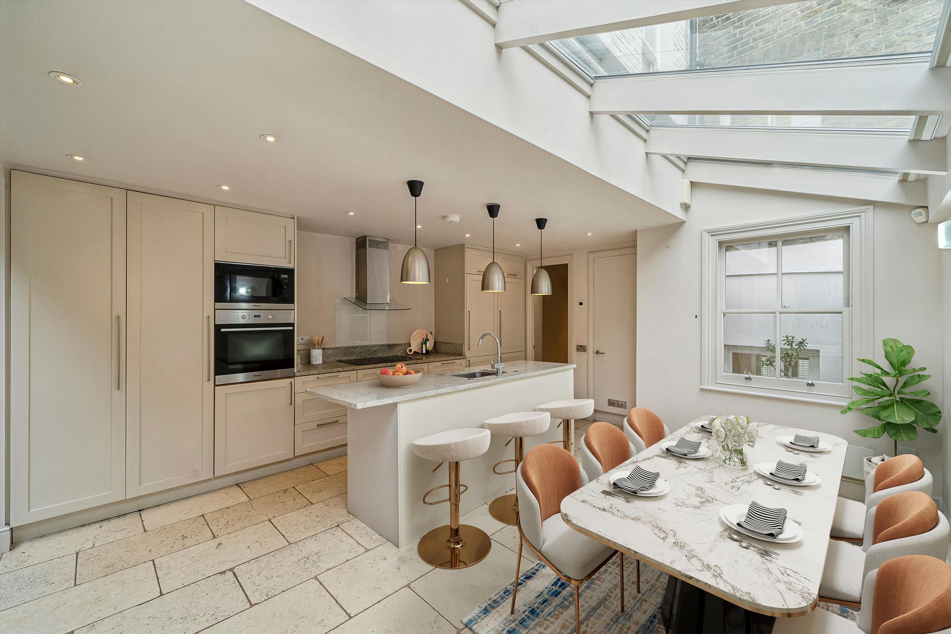Warriner Gardens, London, SW11
