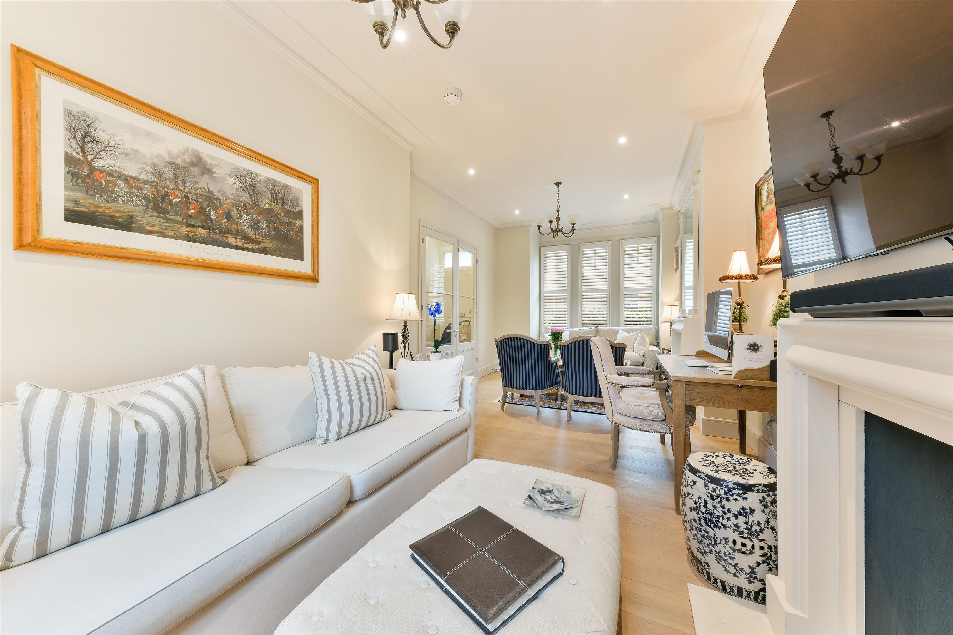 Warriner Gardens, London, SW11