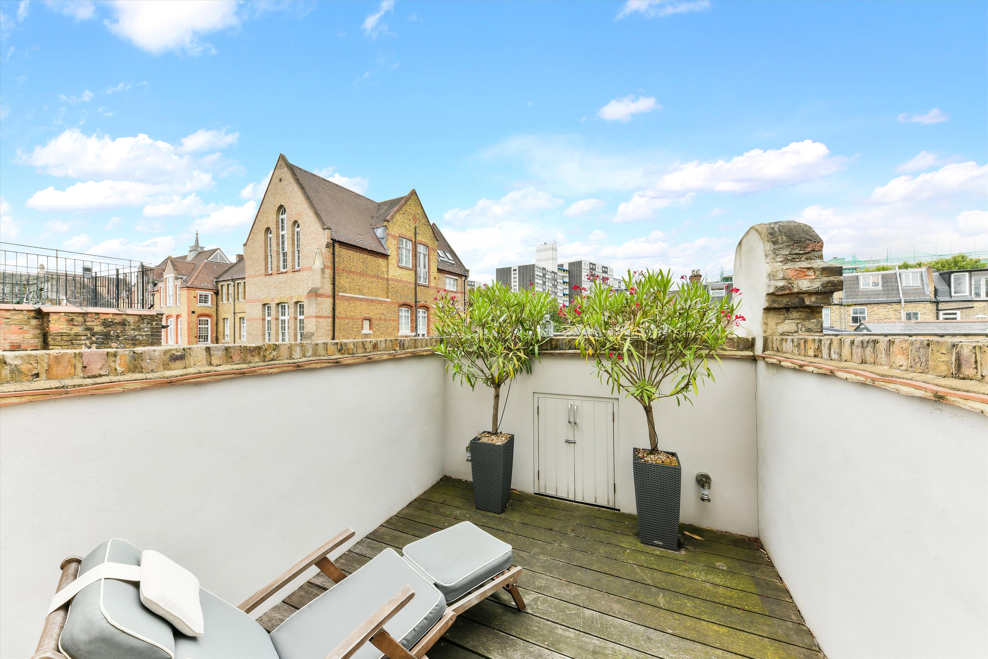 Warriner Gardens, London, SW11