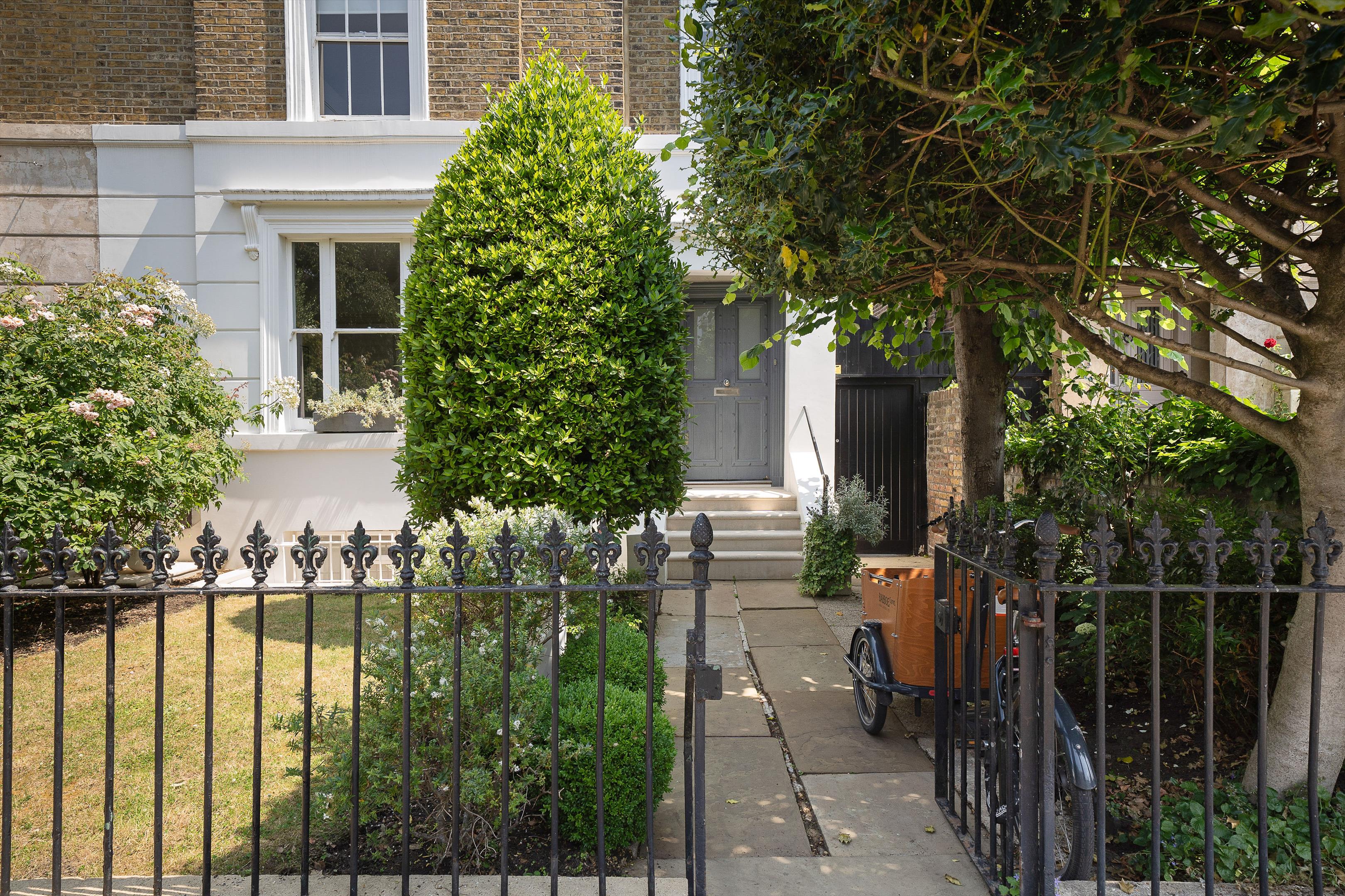 Stockwell Park Road, London, SW9