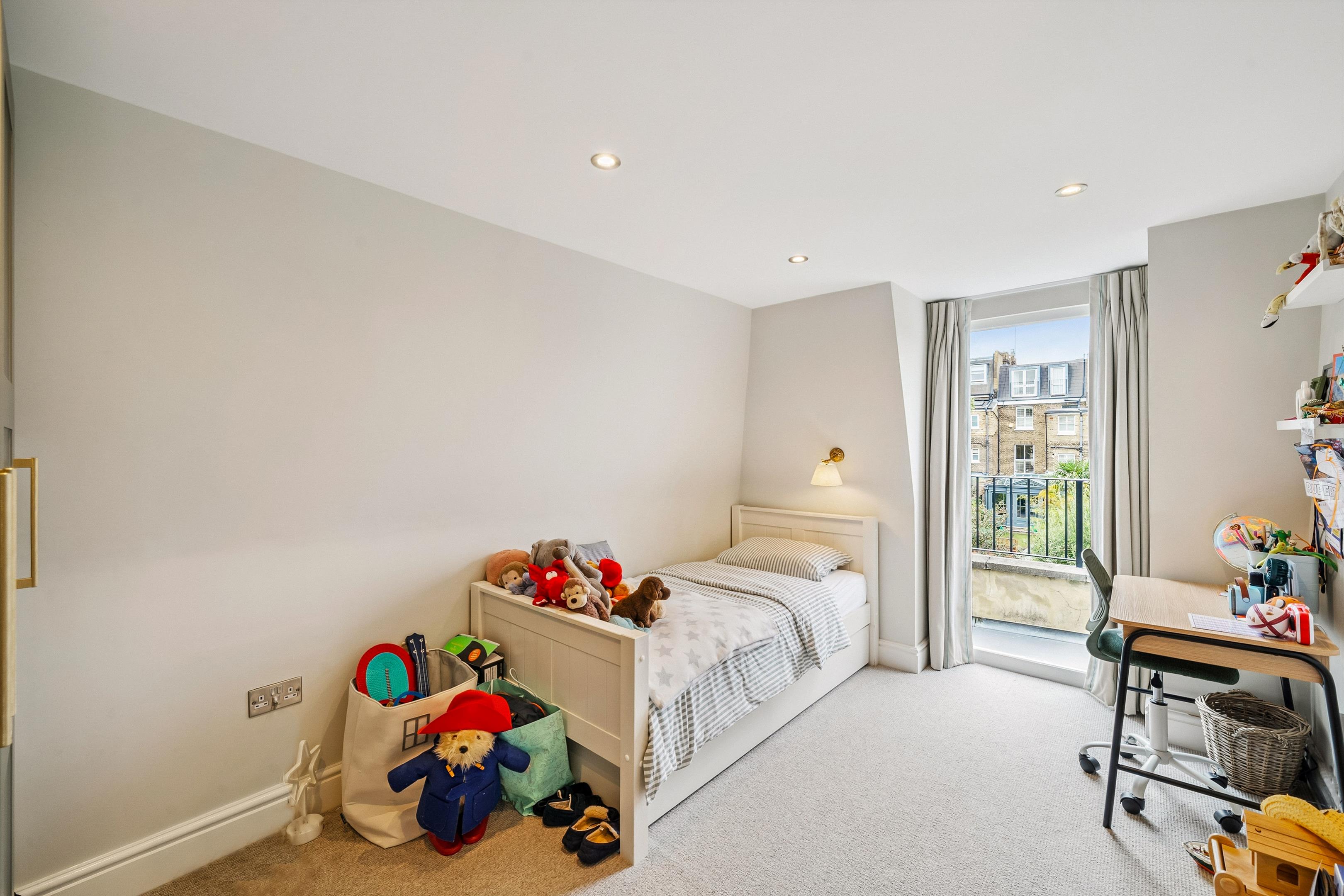 Glycena Road, London, SW11