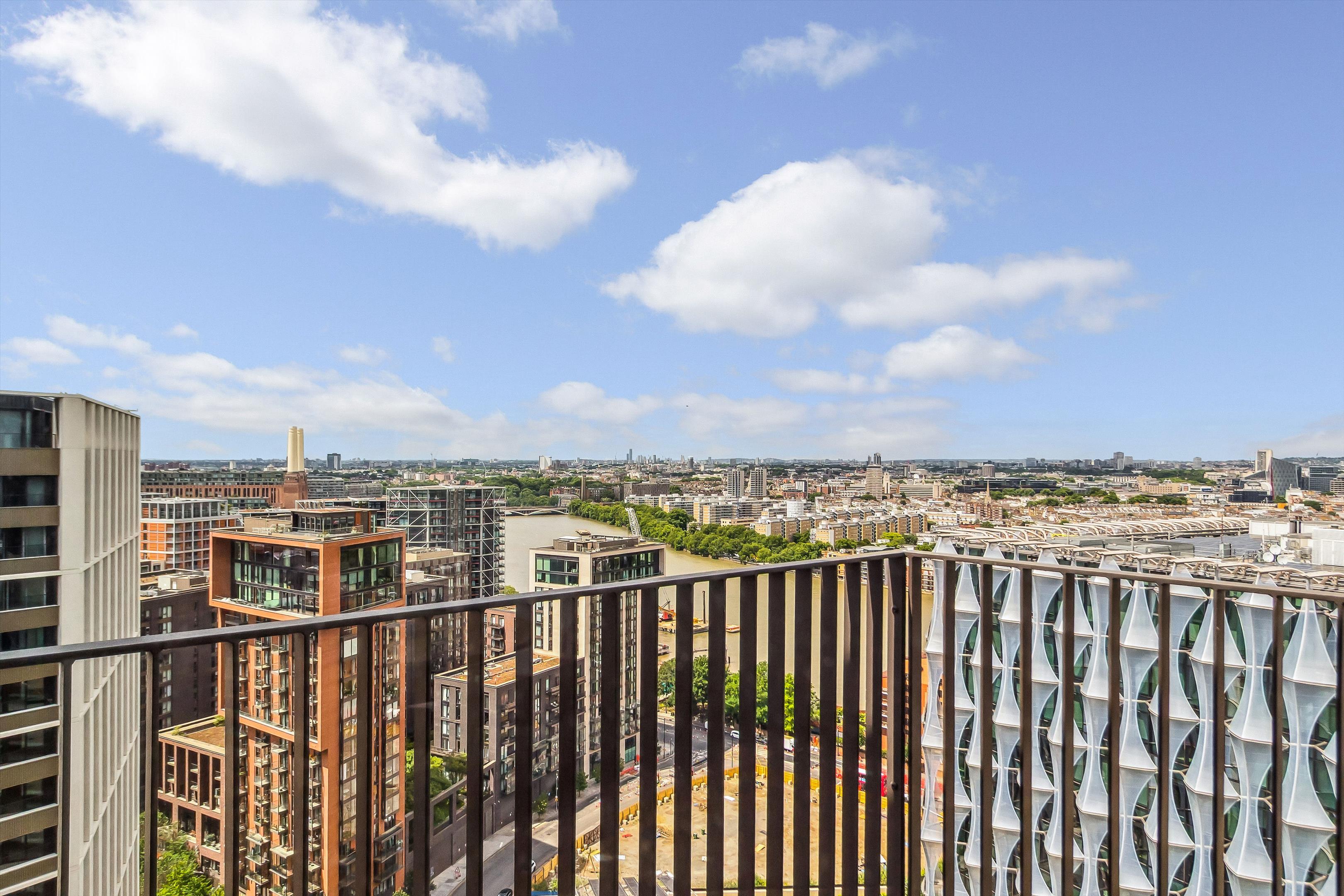 Viaduct Gardens, London, SW11