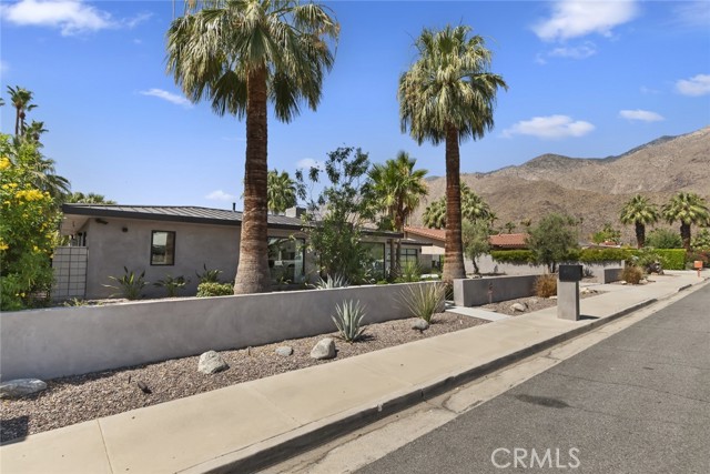 675 E Mesquite AVE, PALM SPRINGS