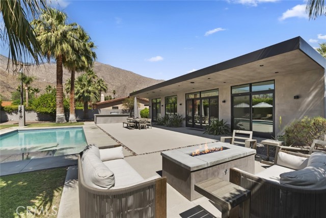 675 E Mesquite AVE, PALM SPRINGS