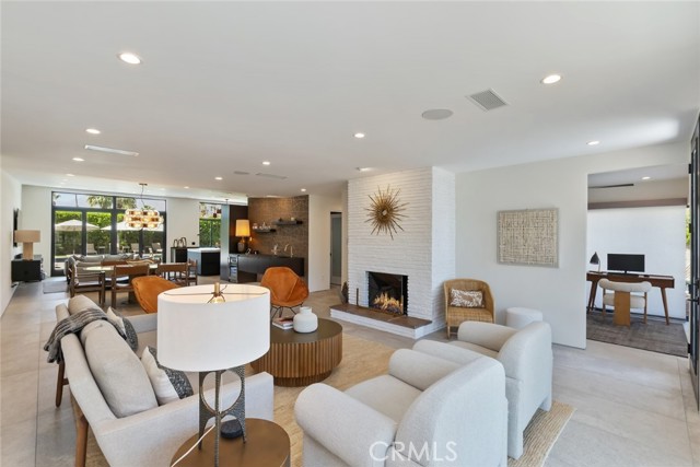 675 E Mesquite AVE, PALM SPRINGS