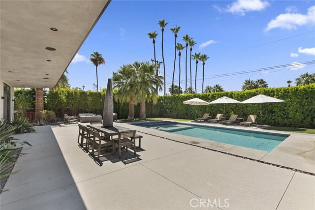 675 E Mesquite AVE, PALM SPRINGS