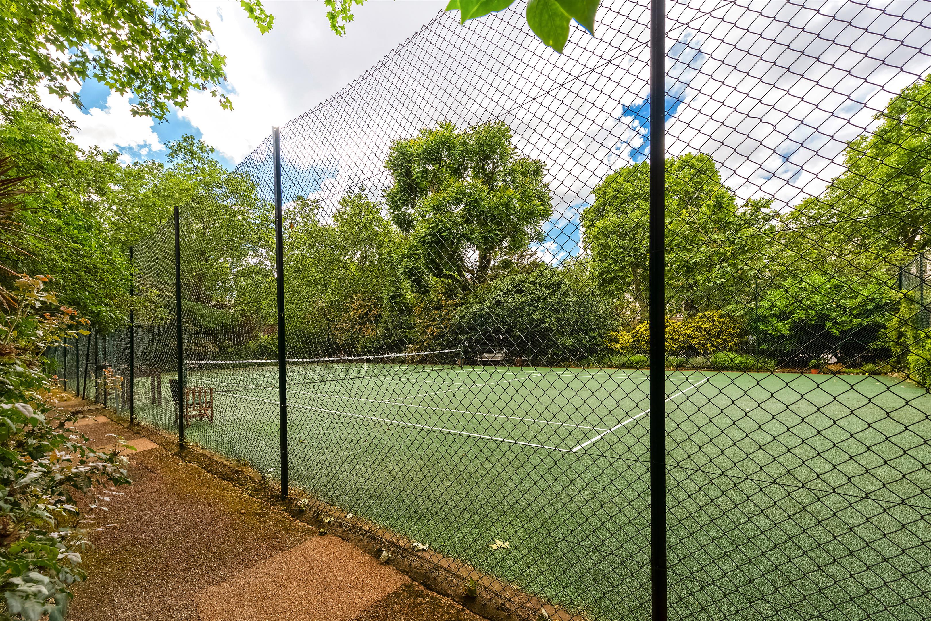 Eaton Square, Belgravia, London, SW1W