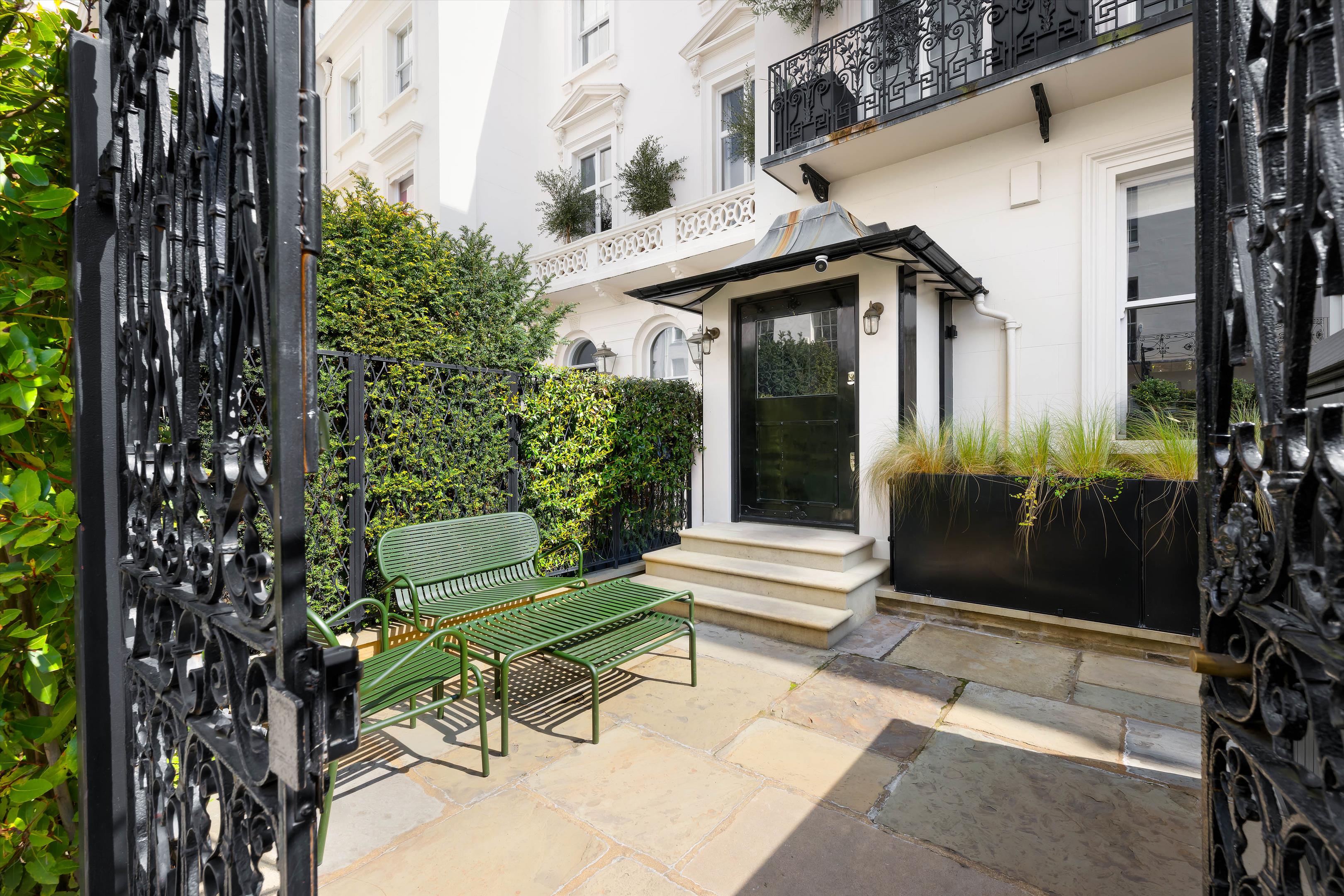 Gerald Road, London, SW1W.