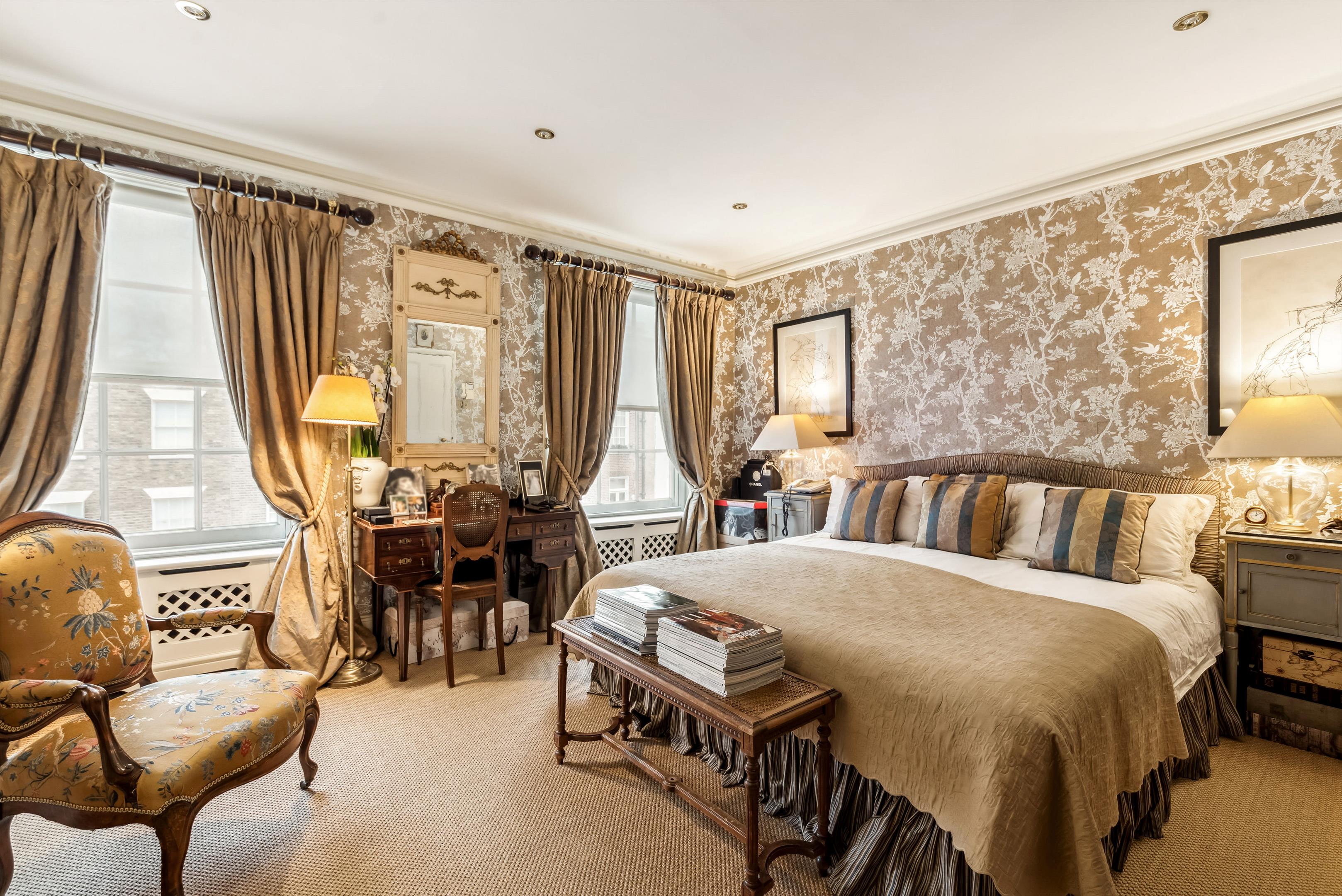 Eaton Terrace, London, SW1W