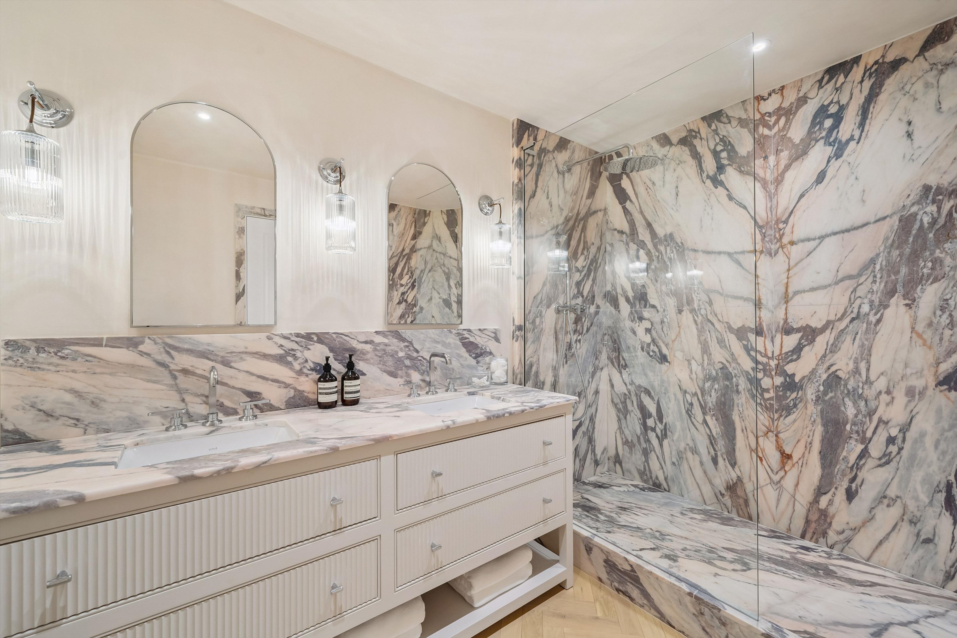 Belgravia Mansions, Holbein Place, Belgravia, London, SW1W
