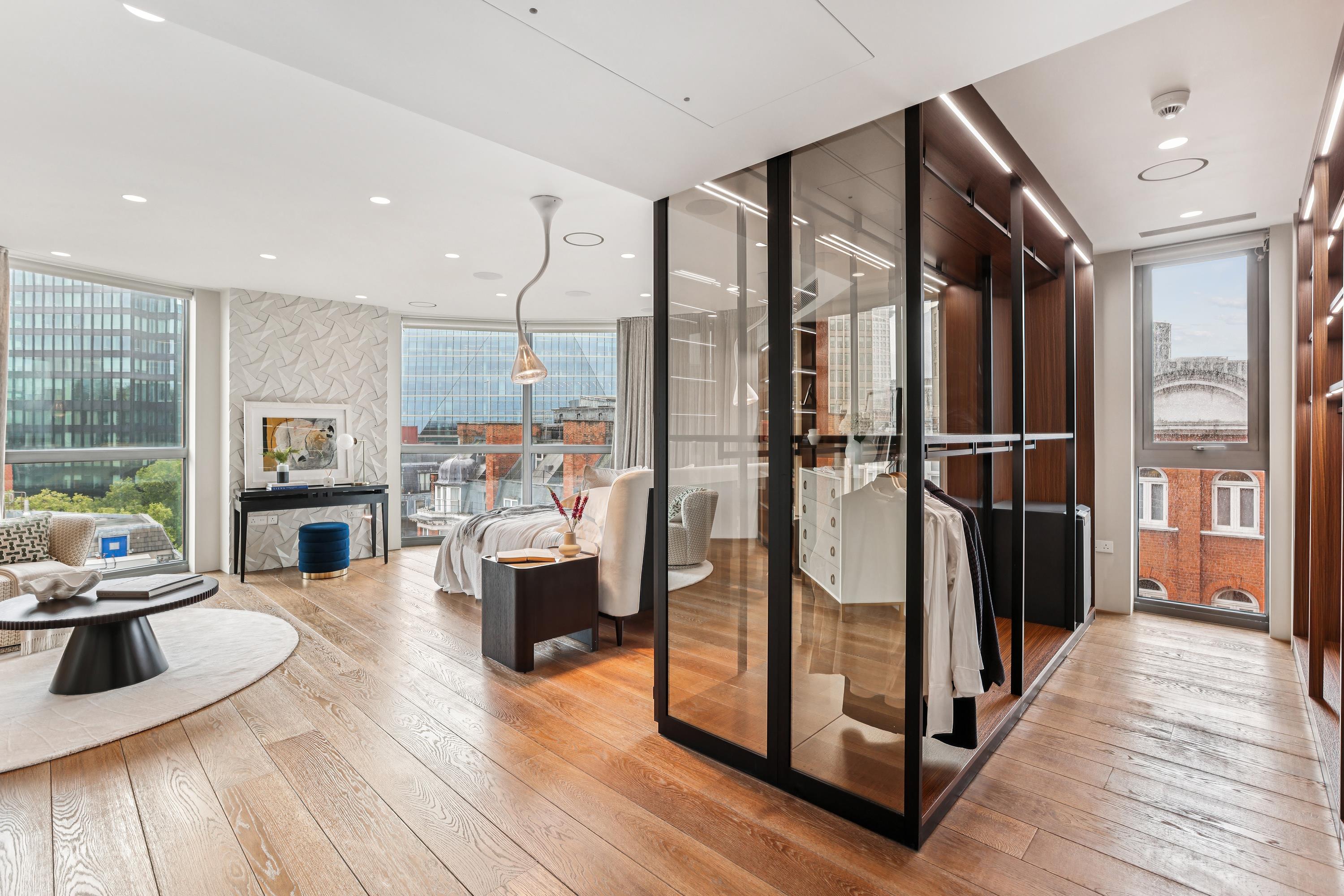 Penthouse, Wellington House, 70 Buckingham Gate, London SW1E