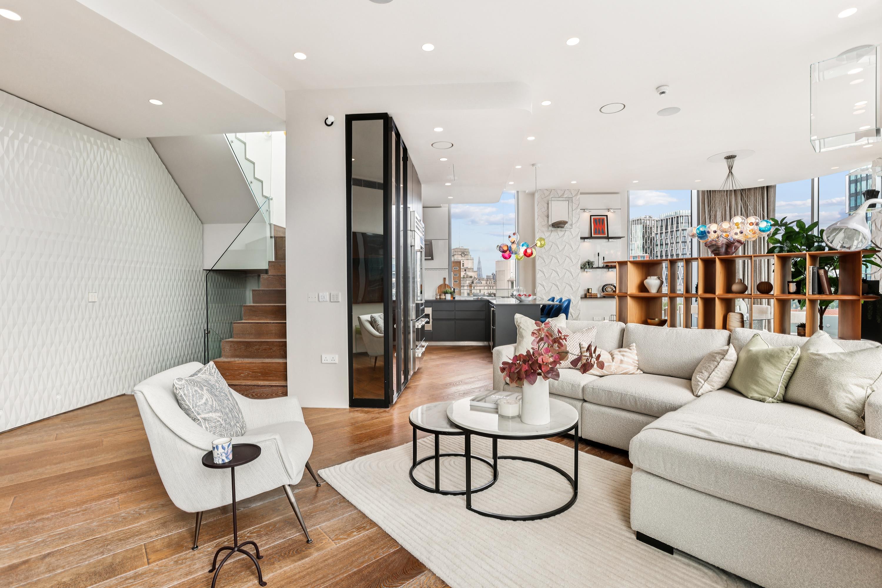 Penthouse, Wellington House, 70 Buckingham Gate, London SW1E