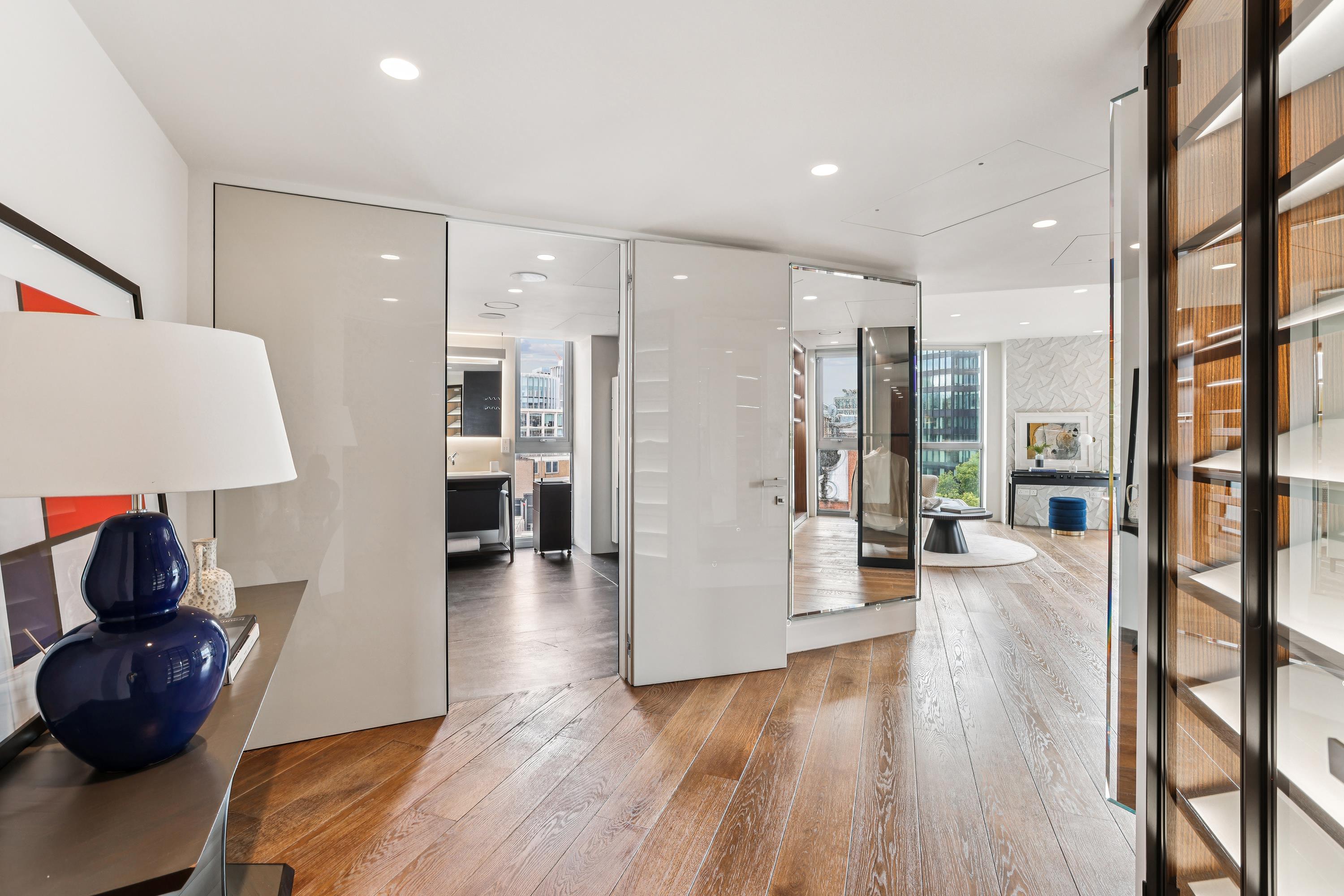 Penthouse, Wellington House, 70 Buckingham Gate, London SW1E