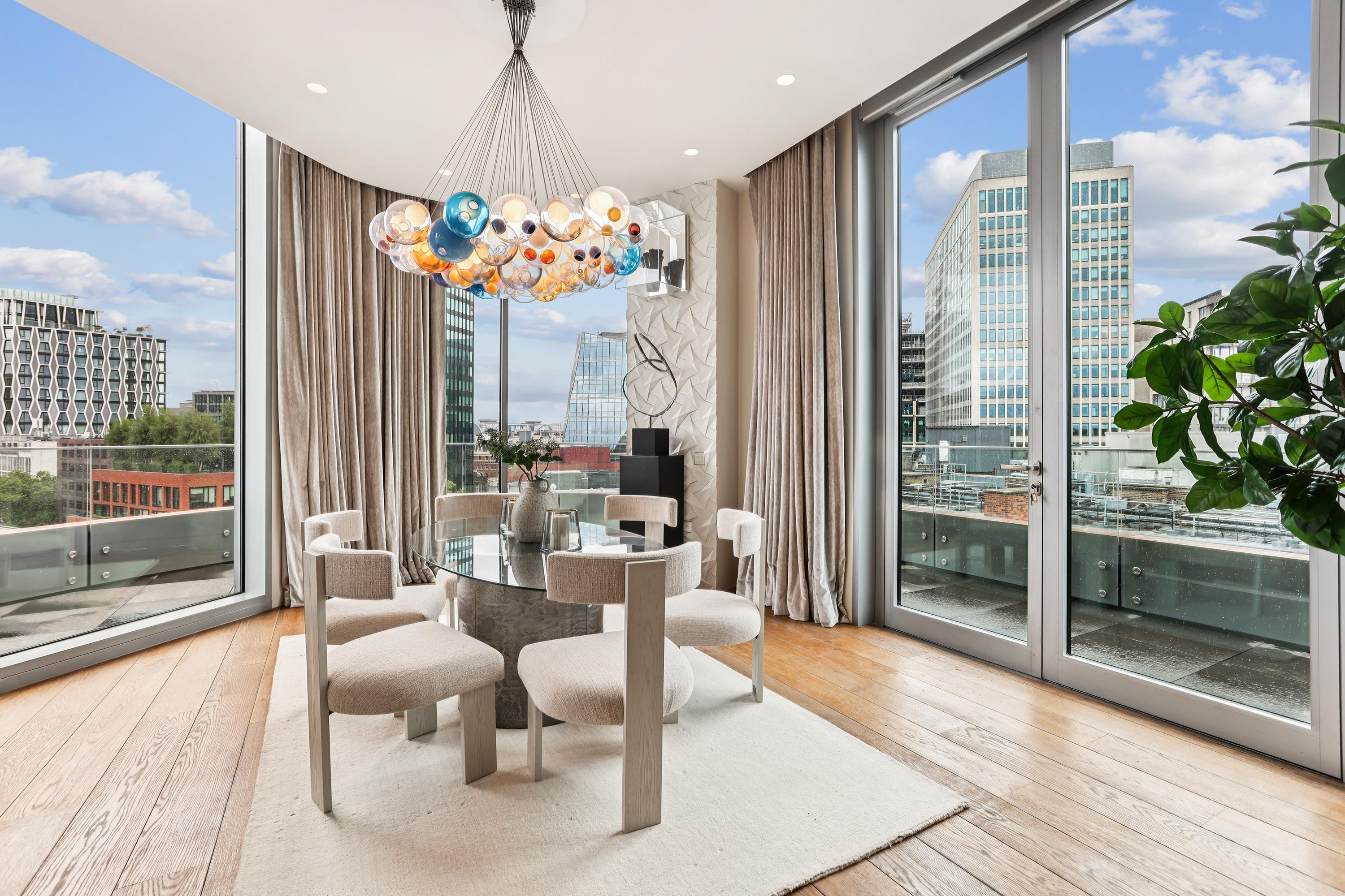 Penthouse, Wellington House, 70 Buckingham Gate, London SW1E