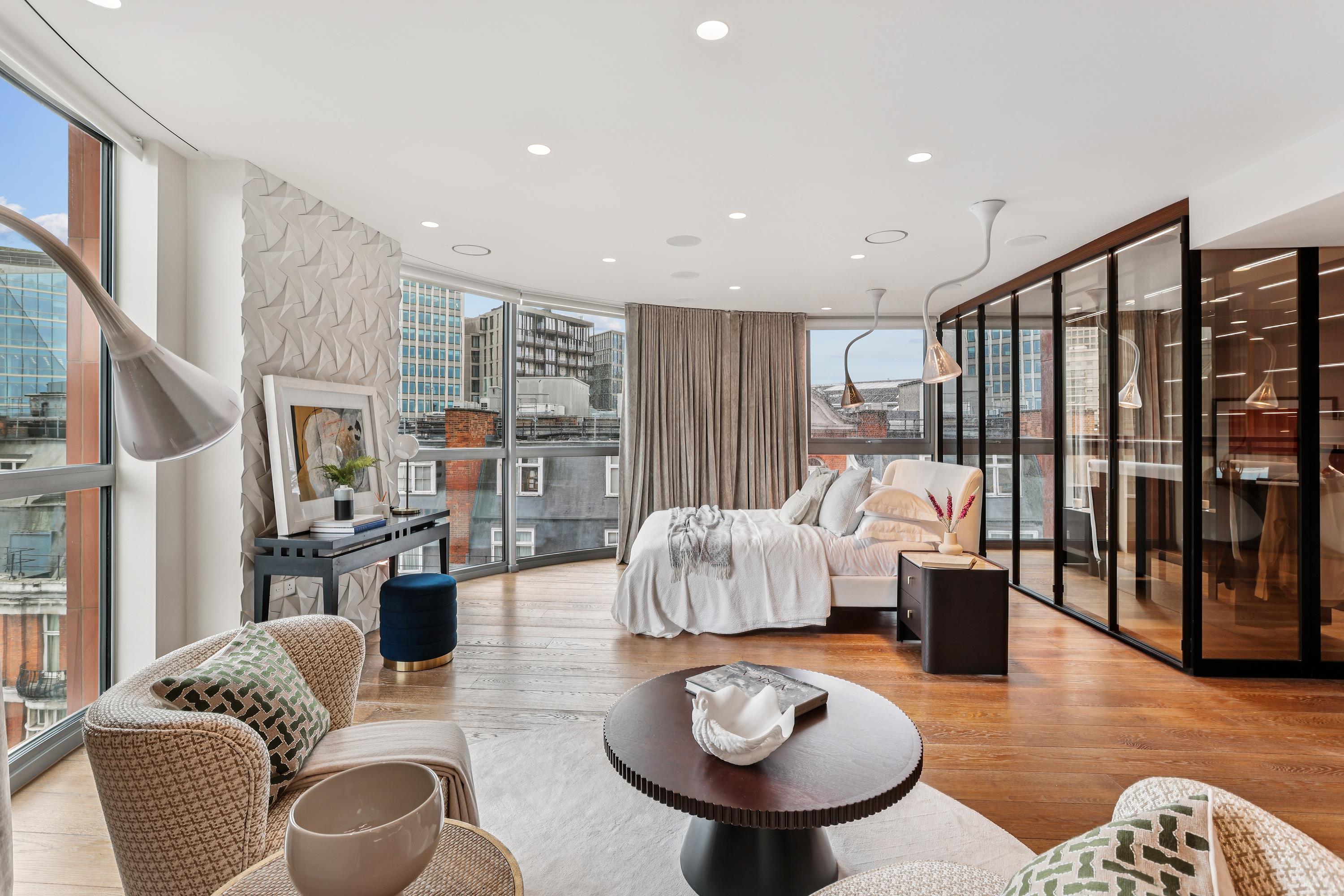 Penthouse, Wellington House, 70 Buckingham Gate, London SW1E