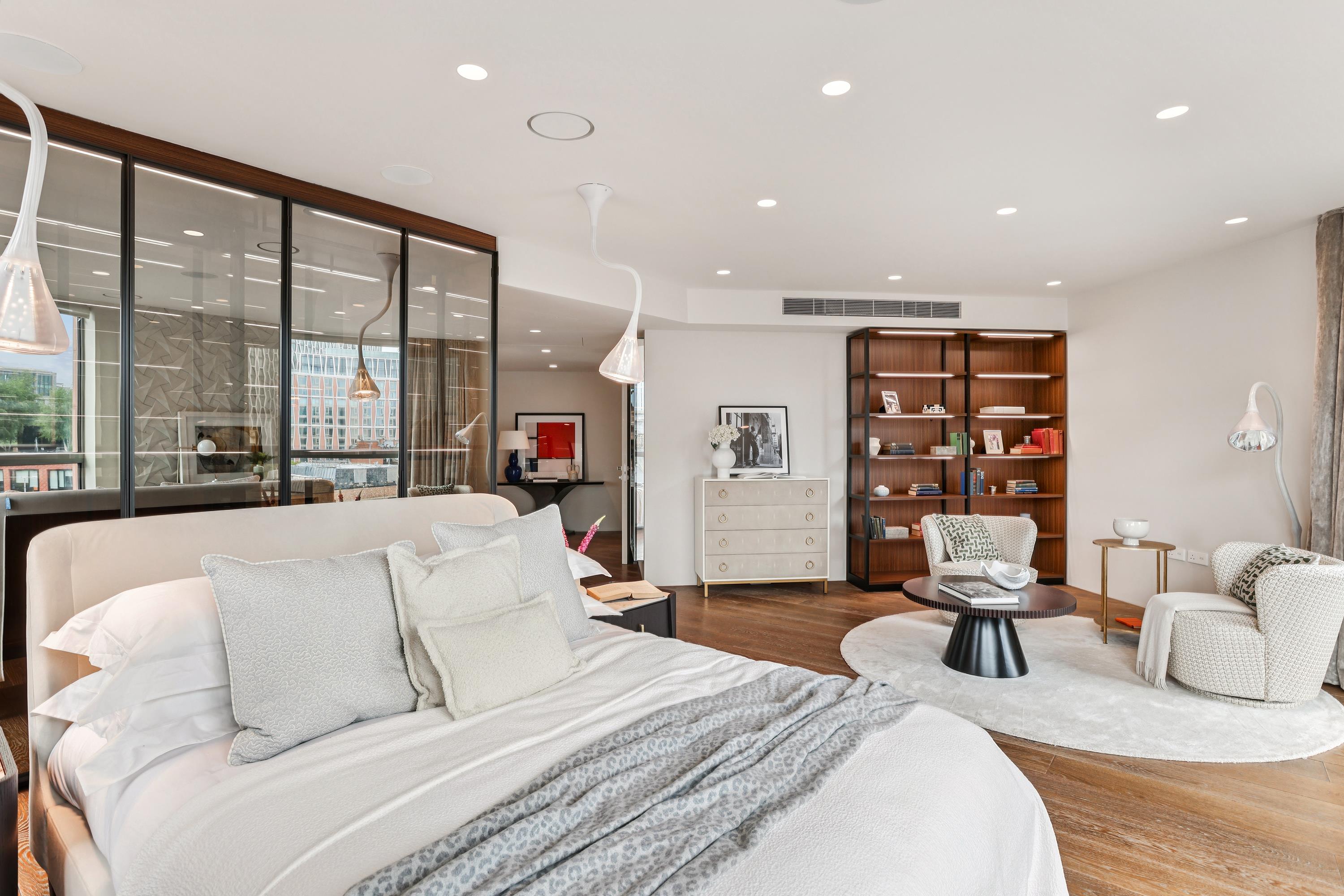 Penthouse, Wellington House, 70 Buckingham Gate, London SW1E
