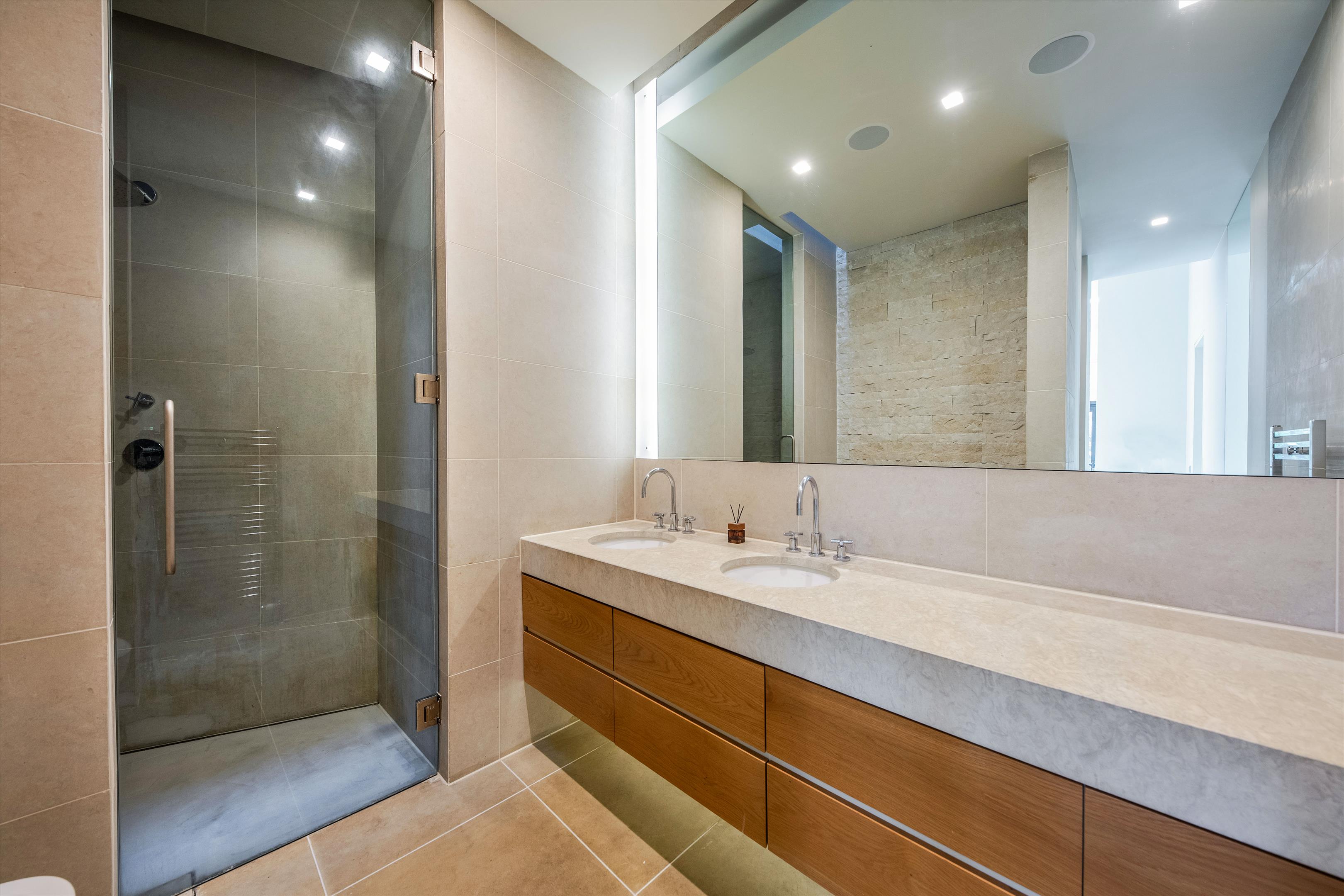 Howick Place, 8 Francis Street, London SW1P