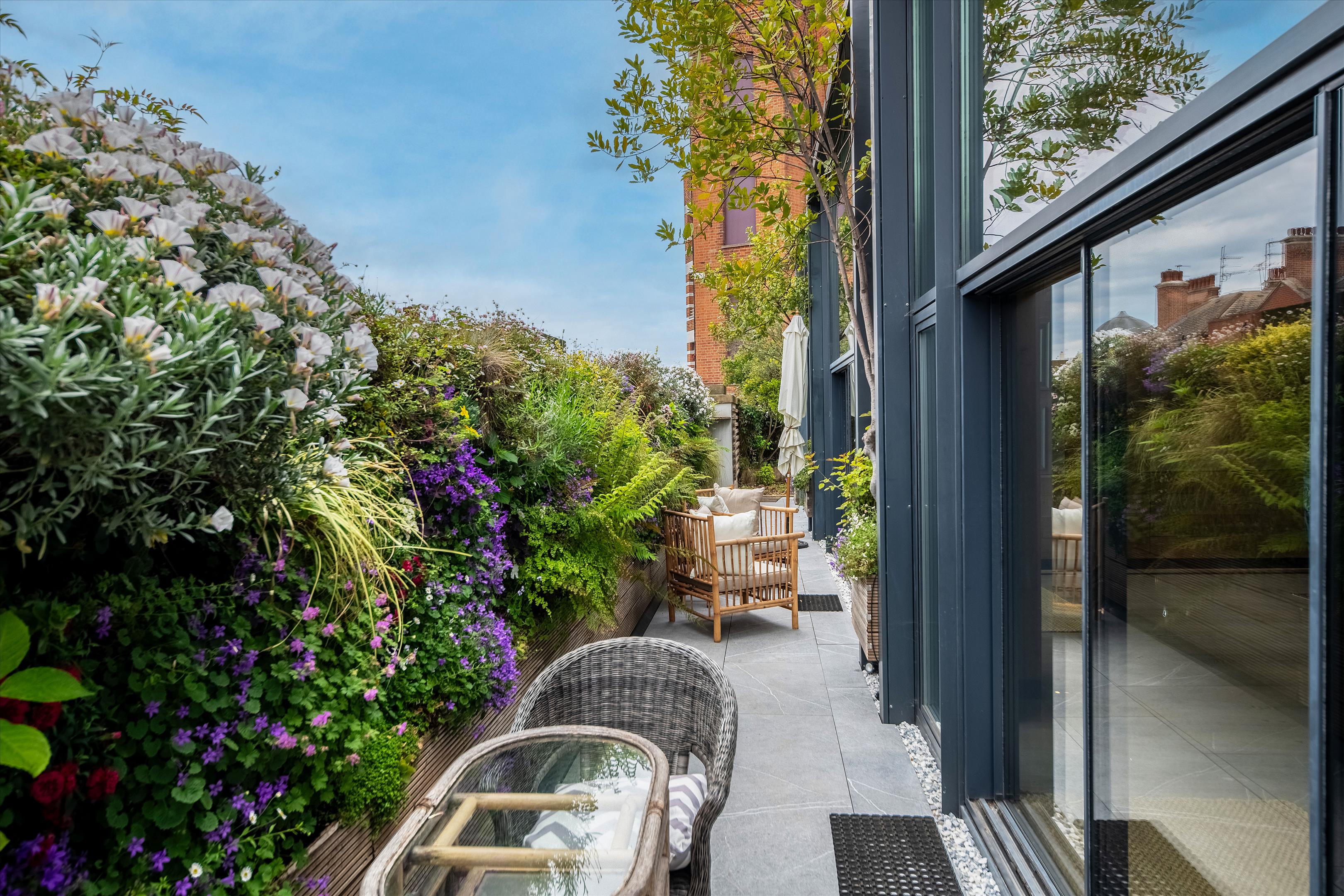 Howick Place, 8 Francis Street, London SW1P