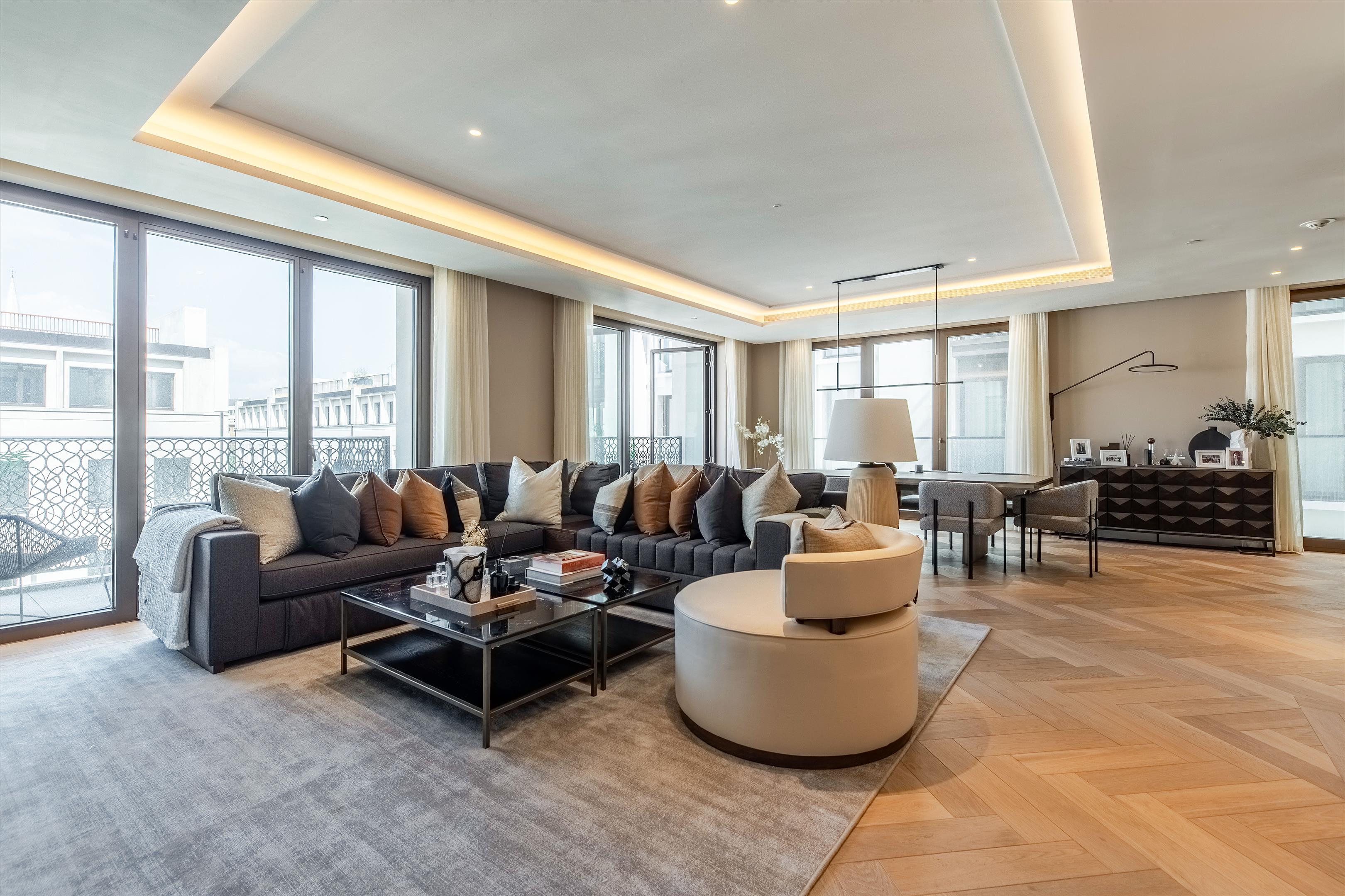 Whistler Square, London SW1W