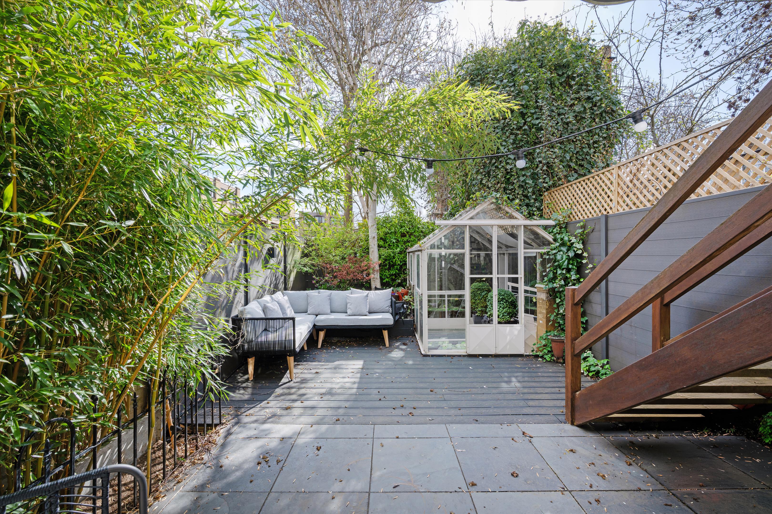 Modbury Gardens, London NW5