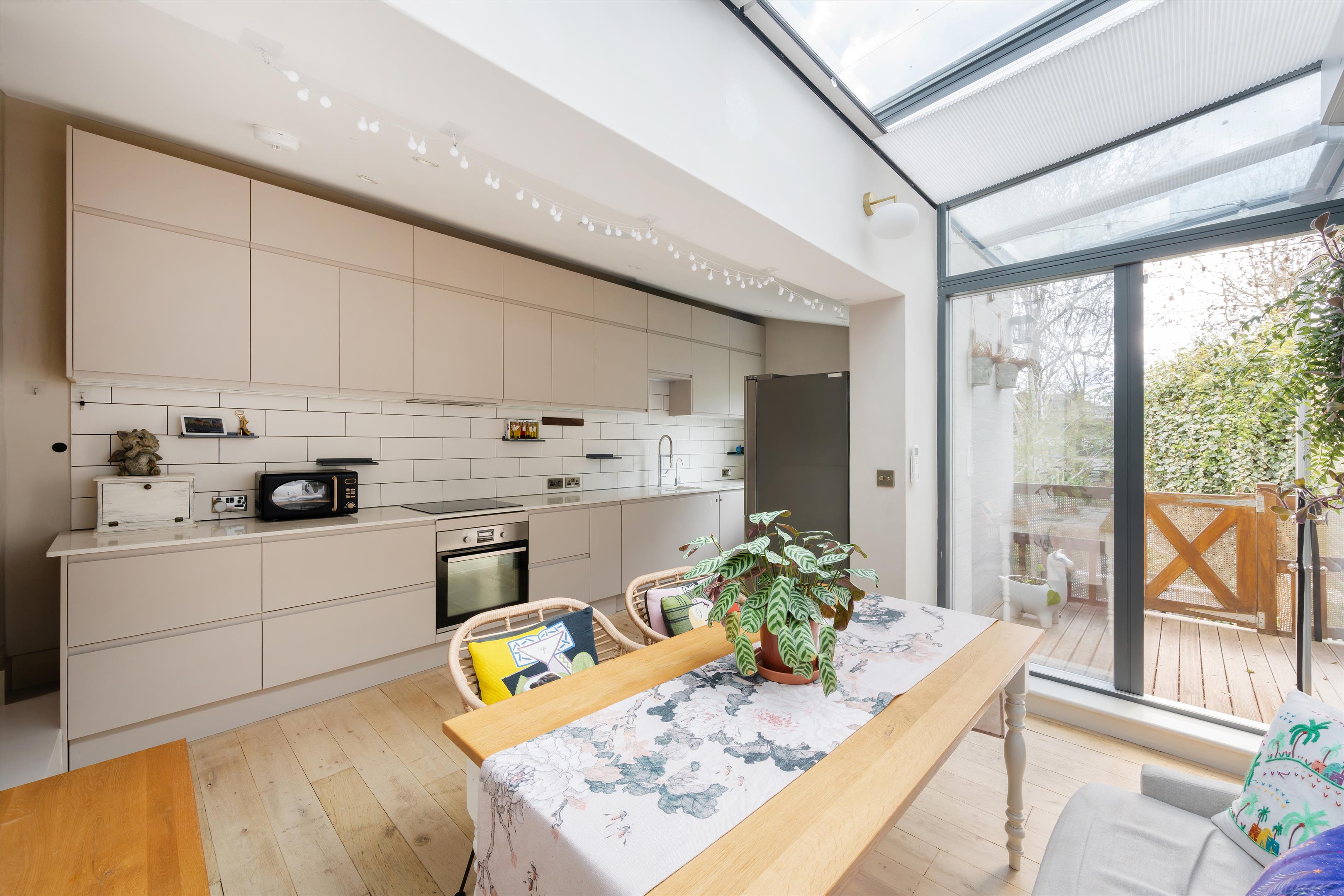 Modbury Gardens, London NW5
