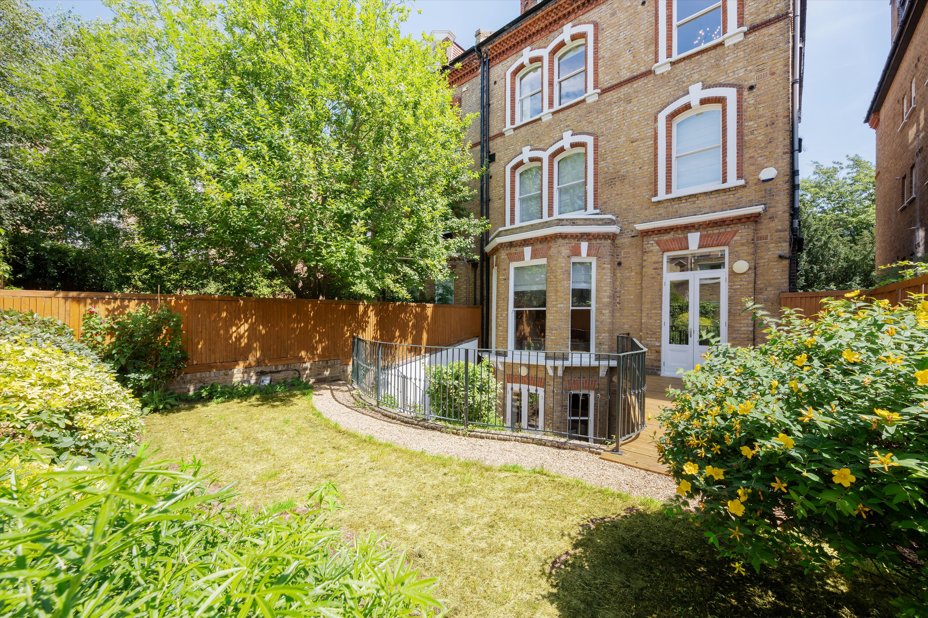 Belsize Avenue, London NW3